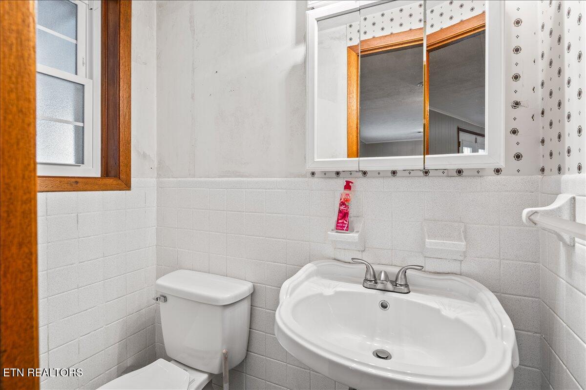 301 Wheeler Lane, LaFollette