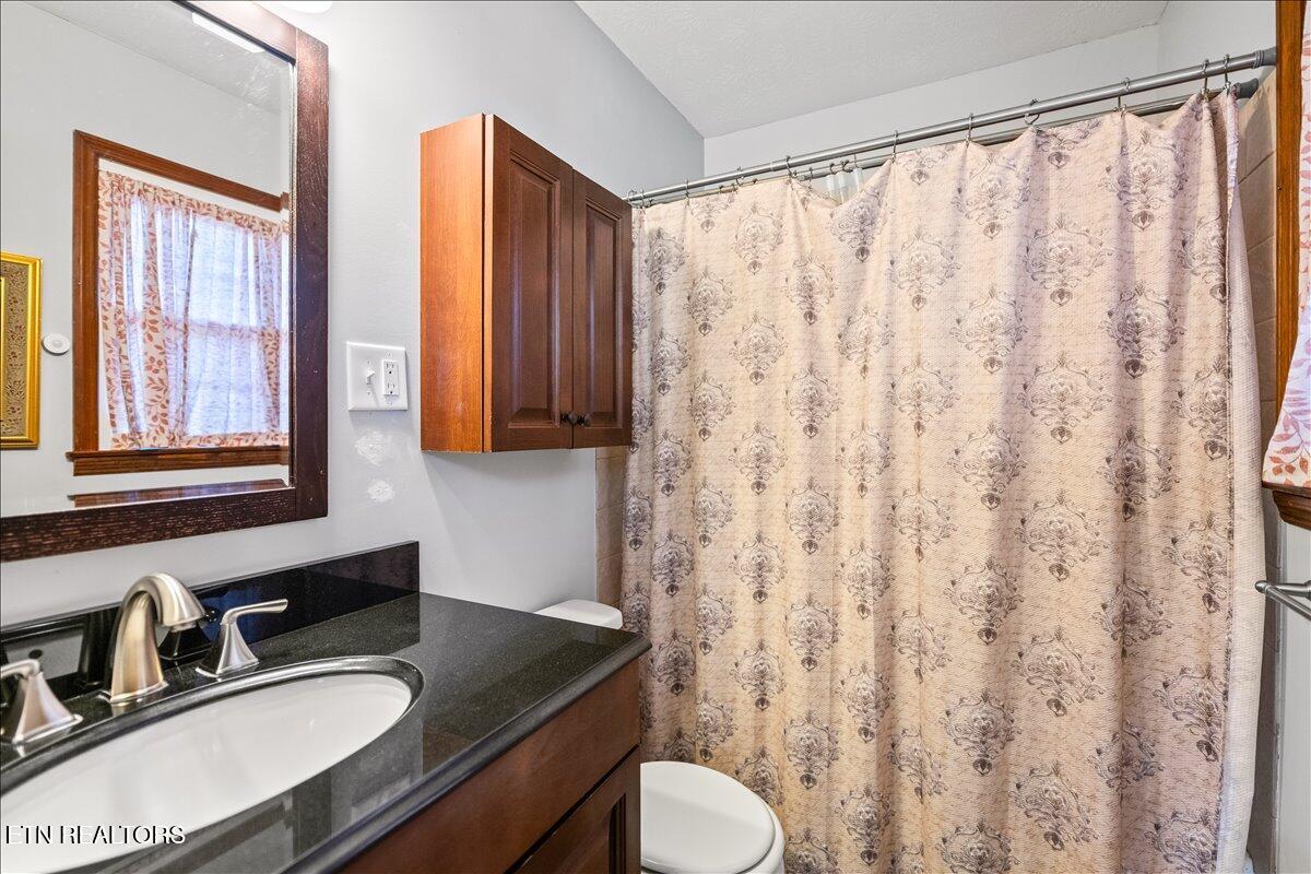 301 Wheeler Lane, LaFollette