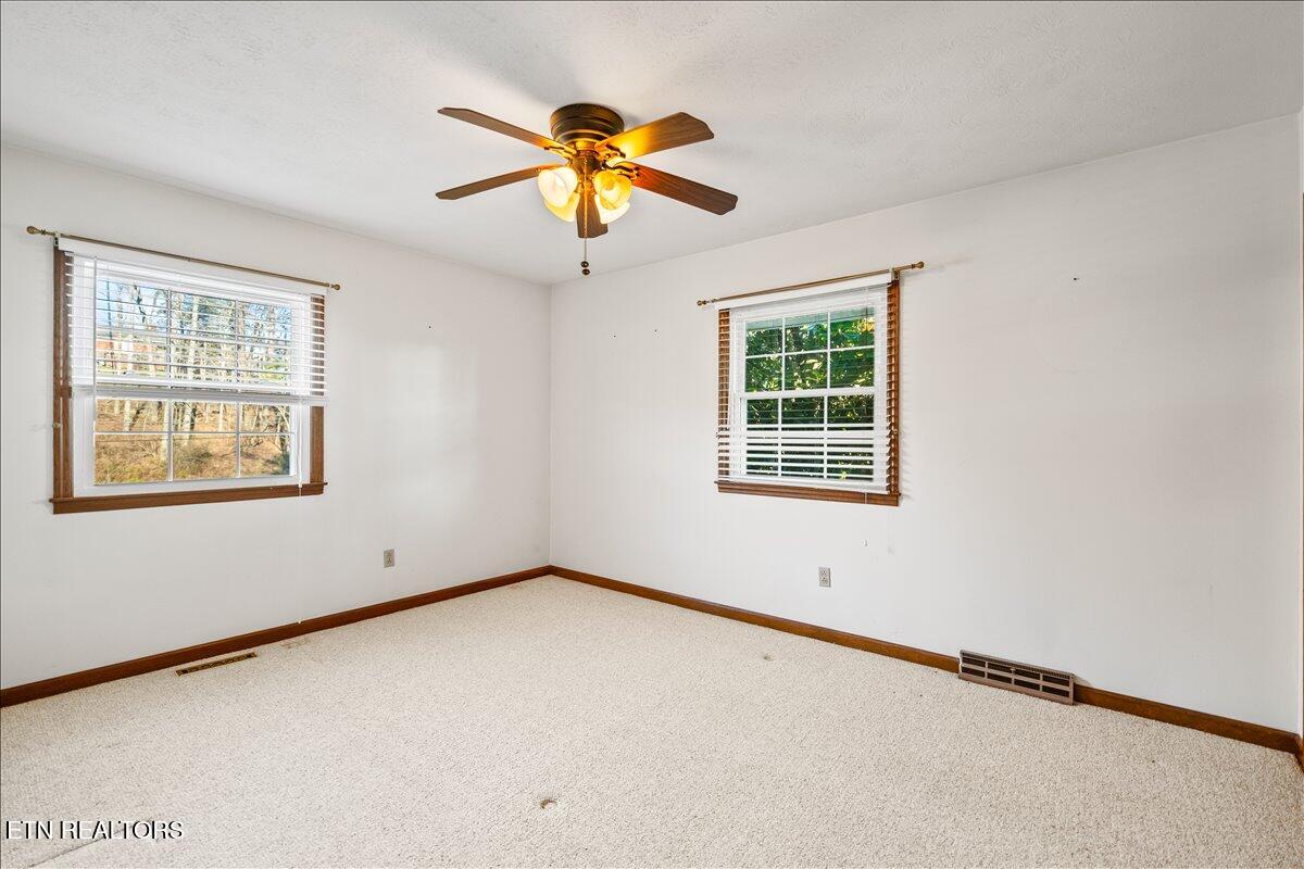 301 Wheeler Lane, LaFollette