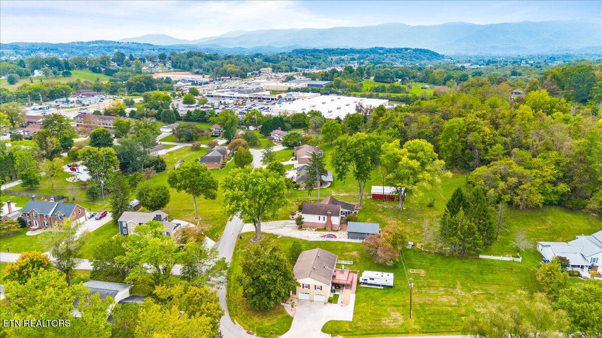 301 Wheeler Lane, LaFollette