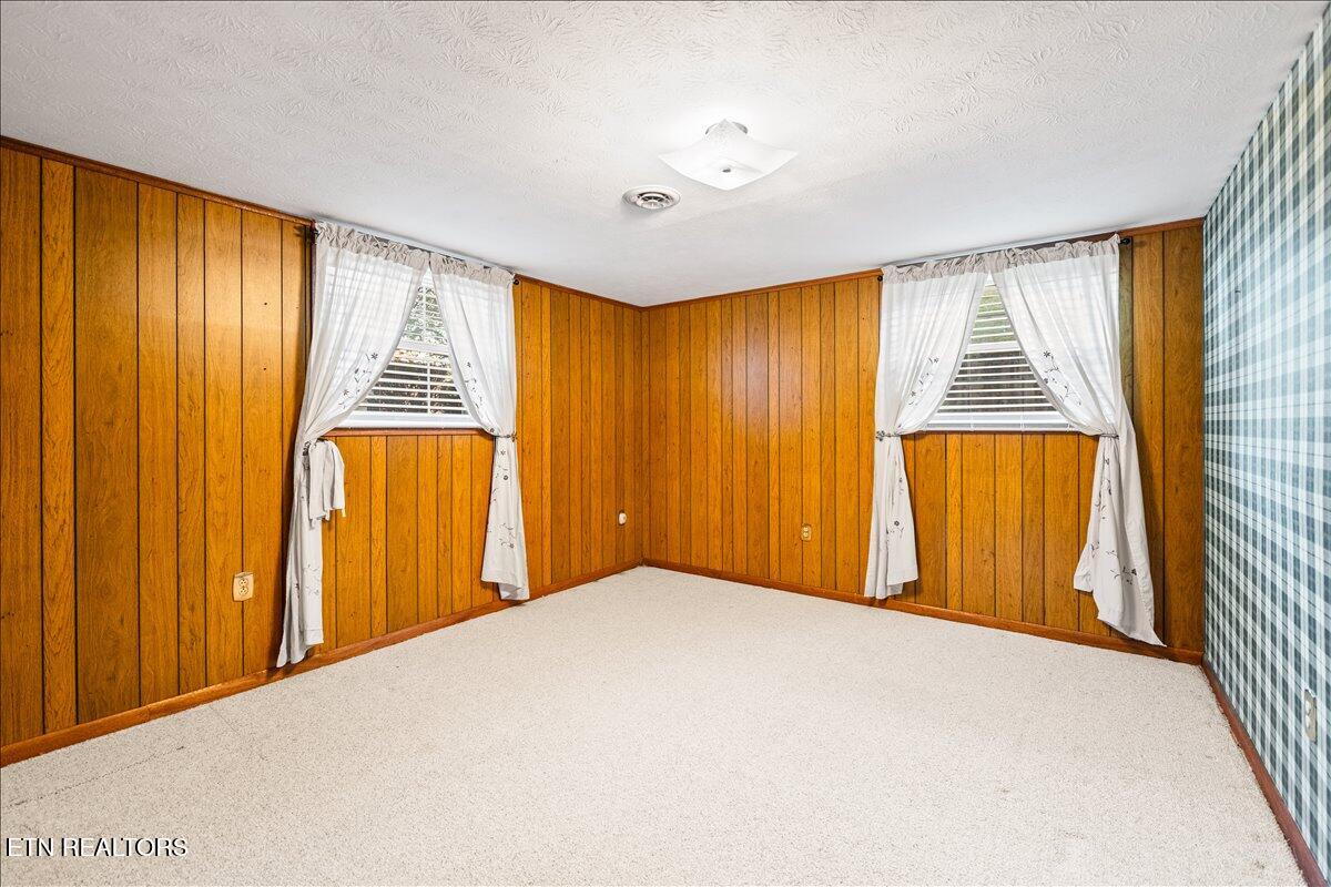 301 Wheeler Lane, LaFollette