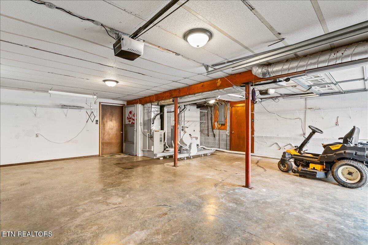 301 Wheeler Lane, LaFollette