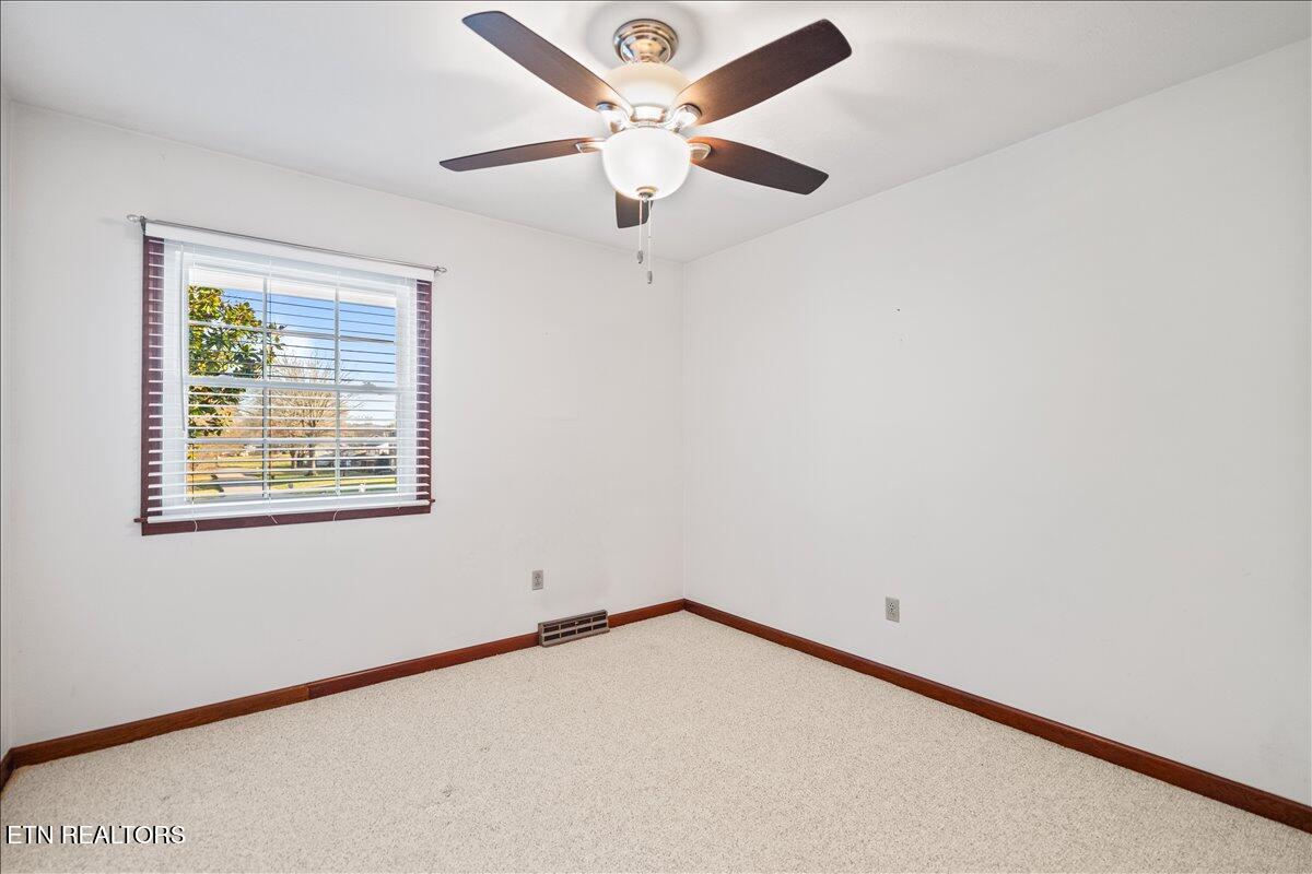 301 Wheeler Lane, LaFollette