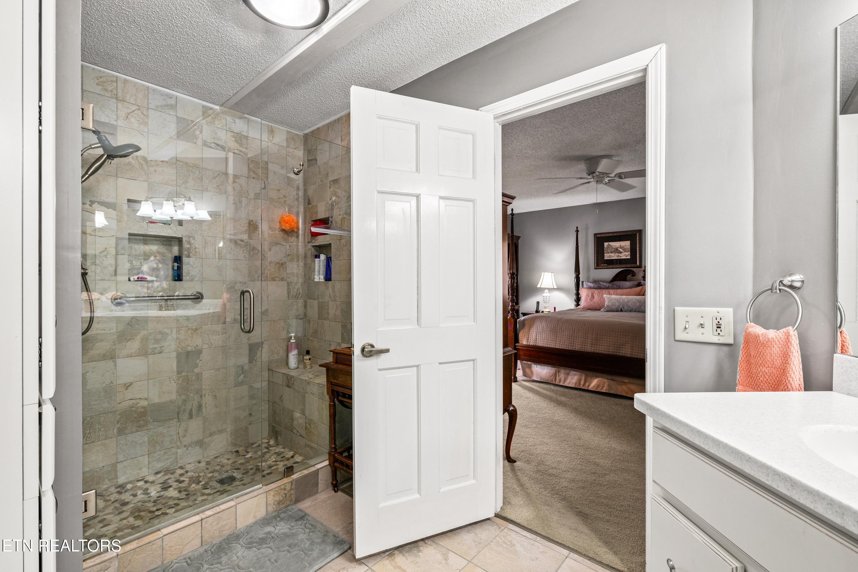 639 Deerwood Lane, LaFollette