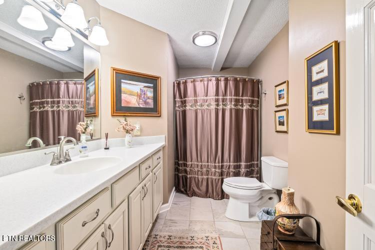 639 Deerwood Lane, LaFollette