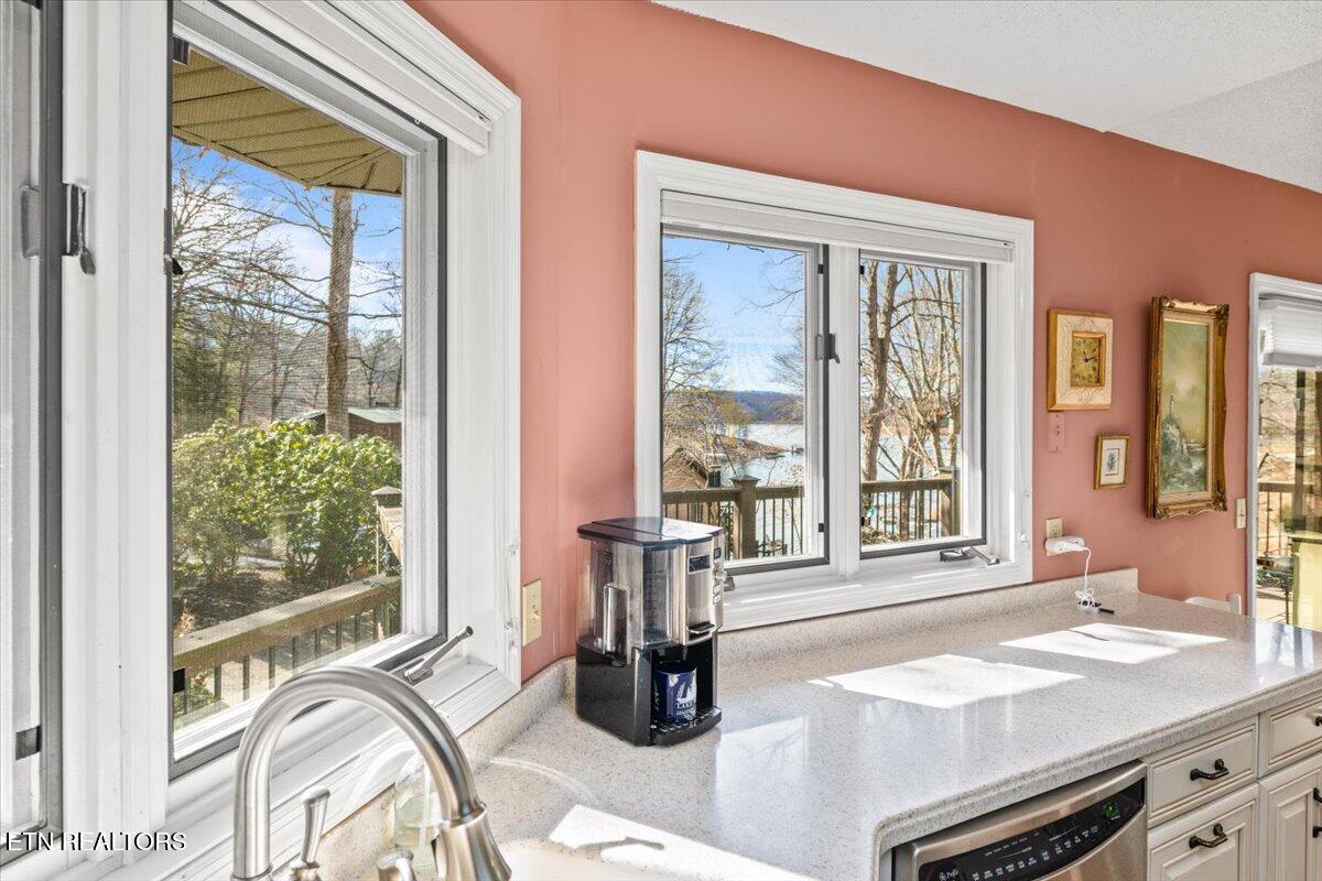 639 Deerwood Lane, LaFollette