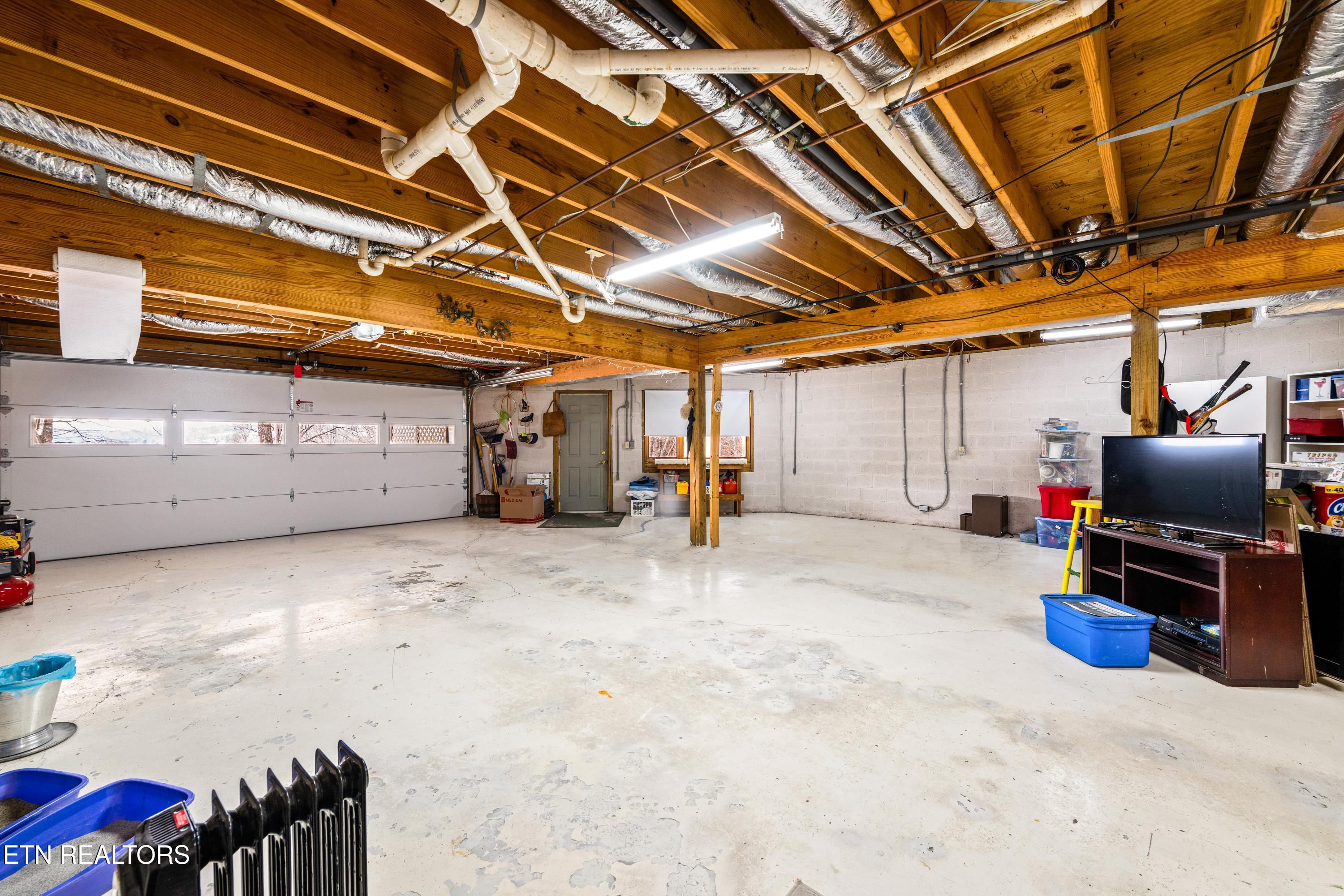 639 Deerwood Lane, LaFollette