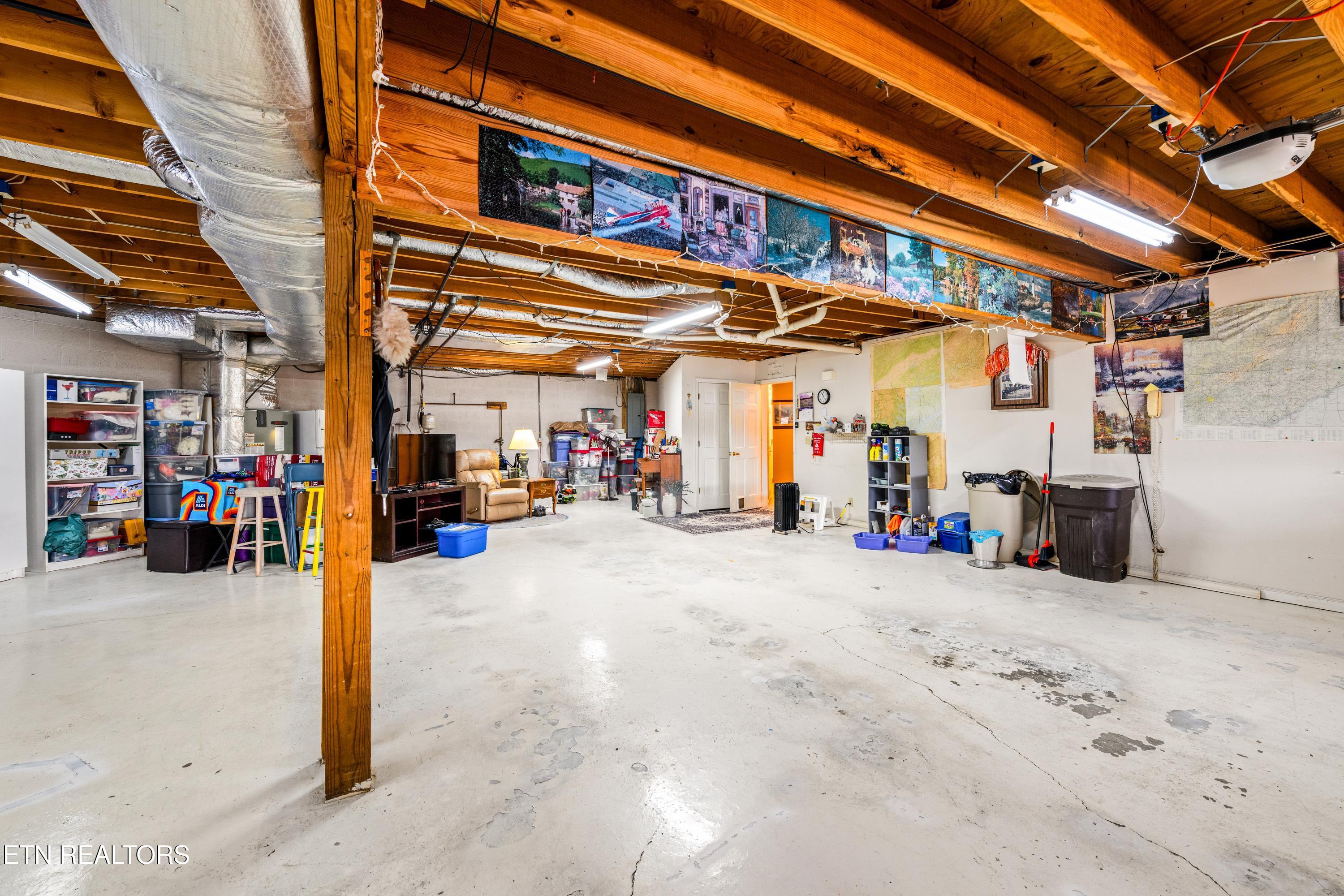 639 Deerwood Lane, LaFollette