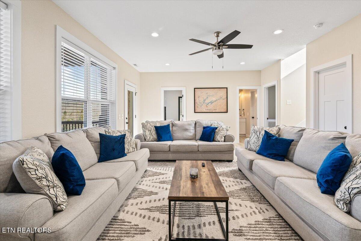 113 Pool Drive, LaFollette