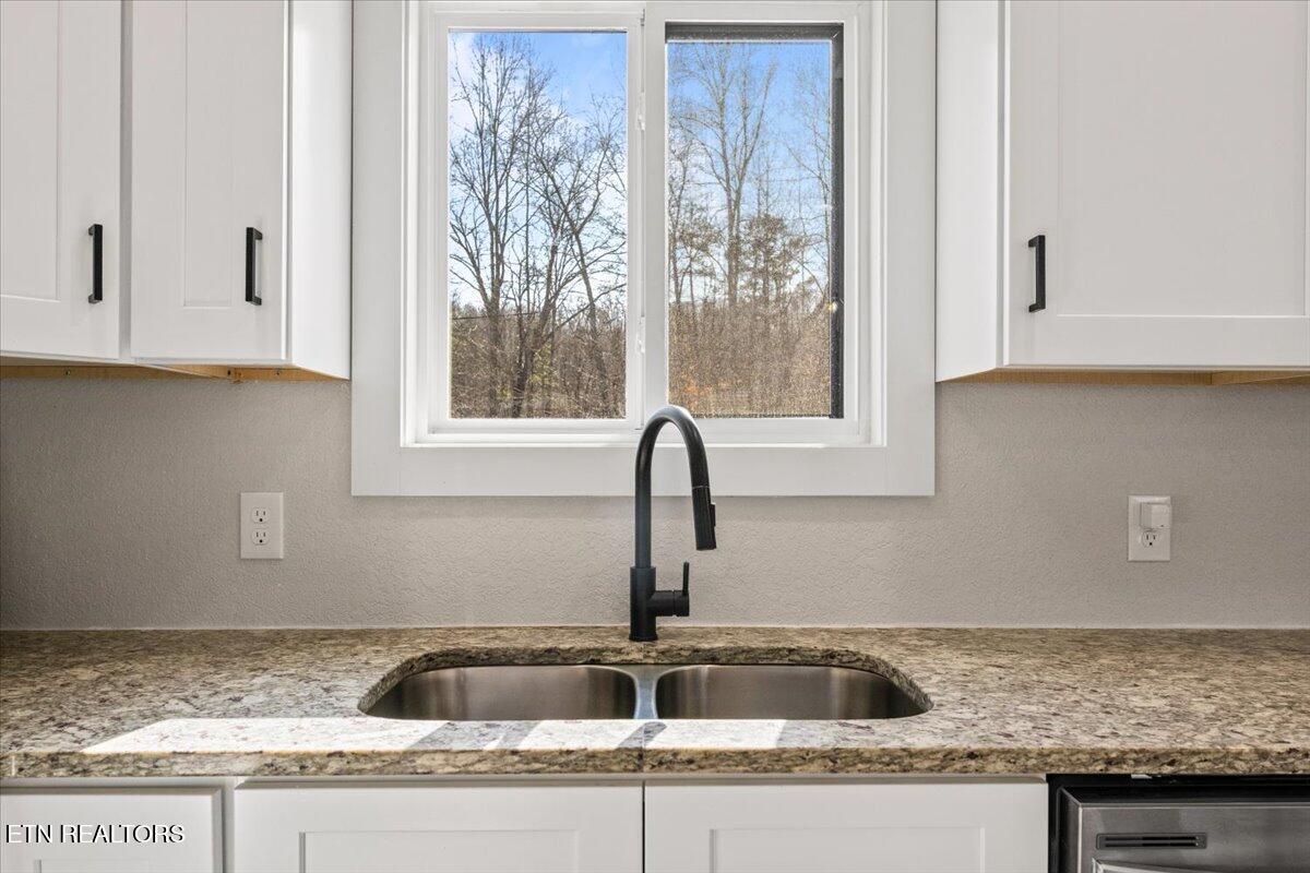 113 Pool Drive, LaFollette