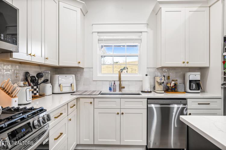 170 Wolf Hollow Lane