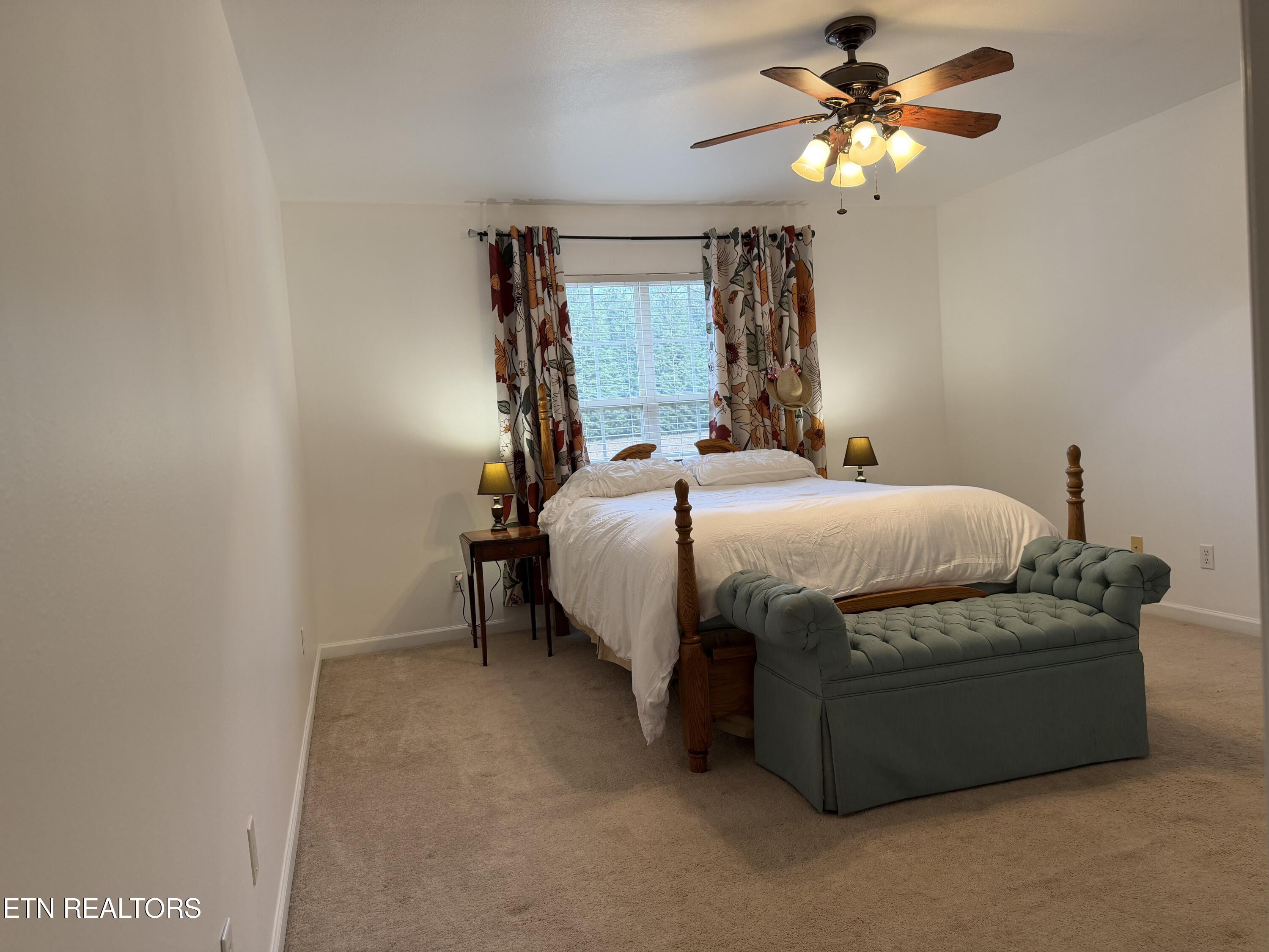 916 Shady Creek Rd