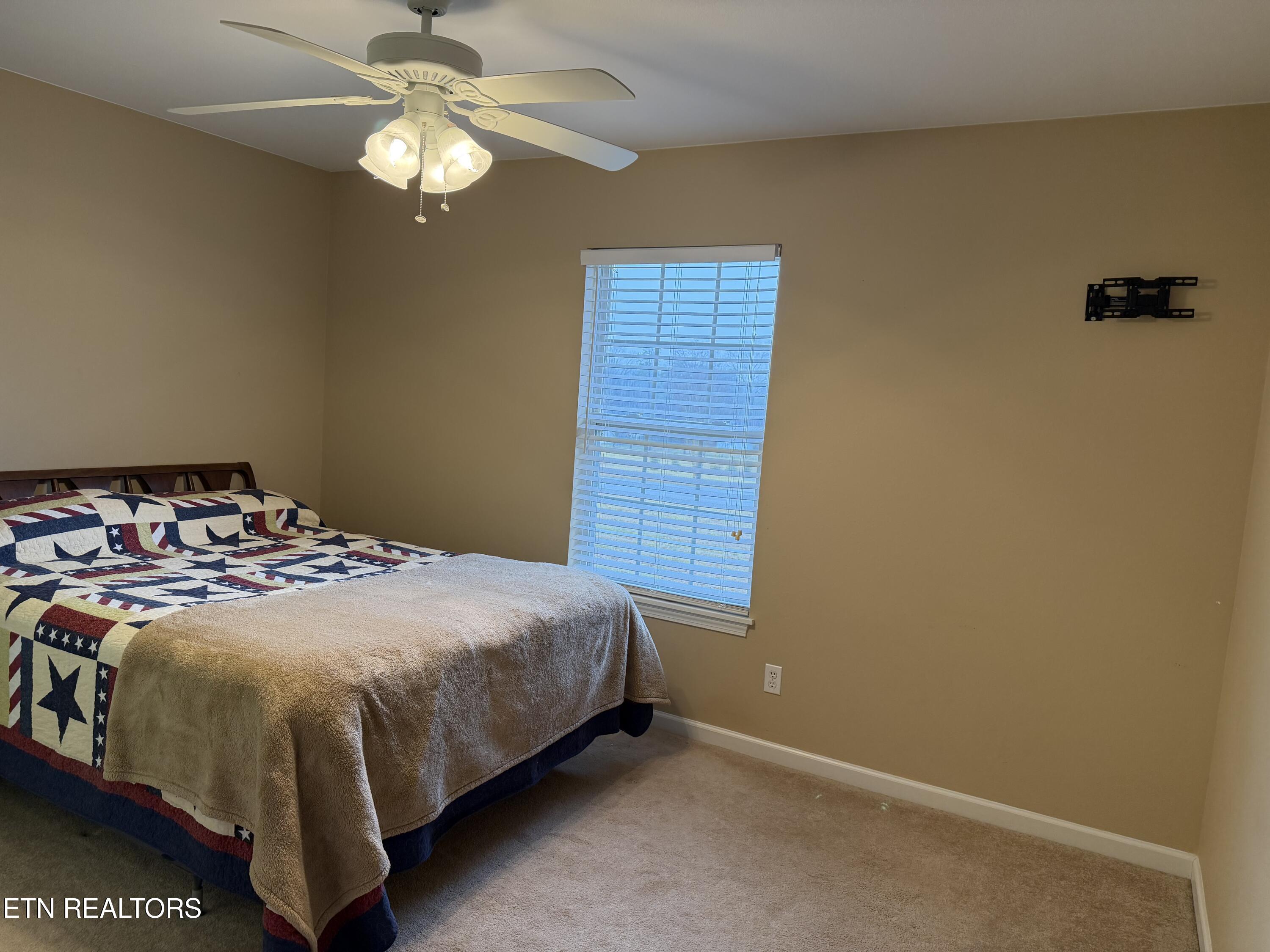 916 Shady Creek Rd