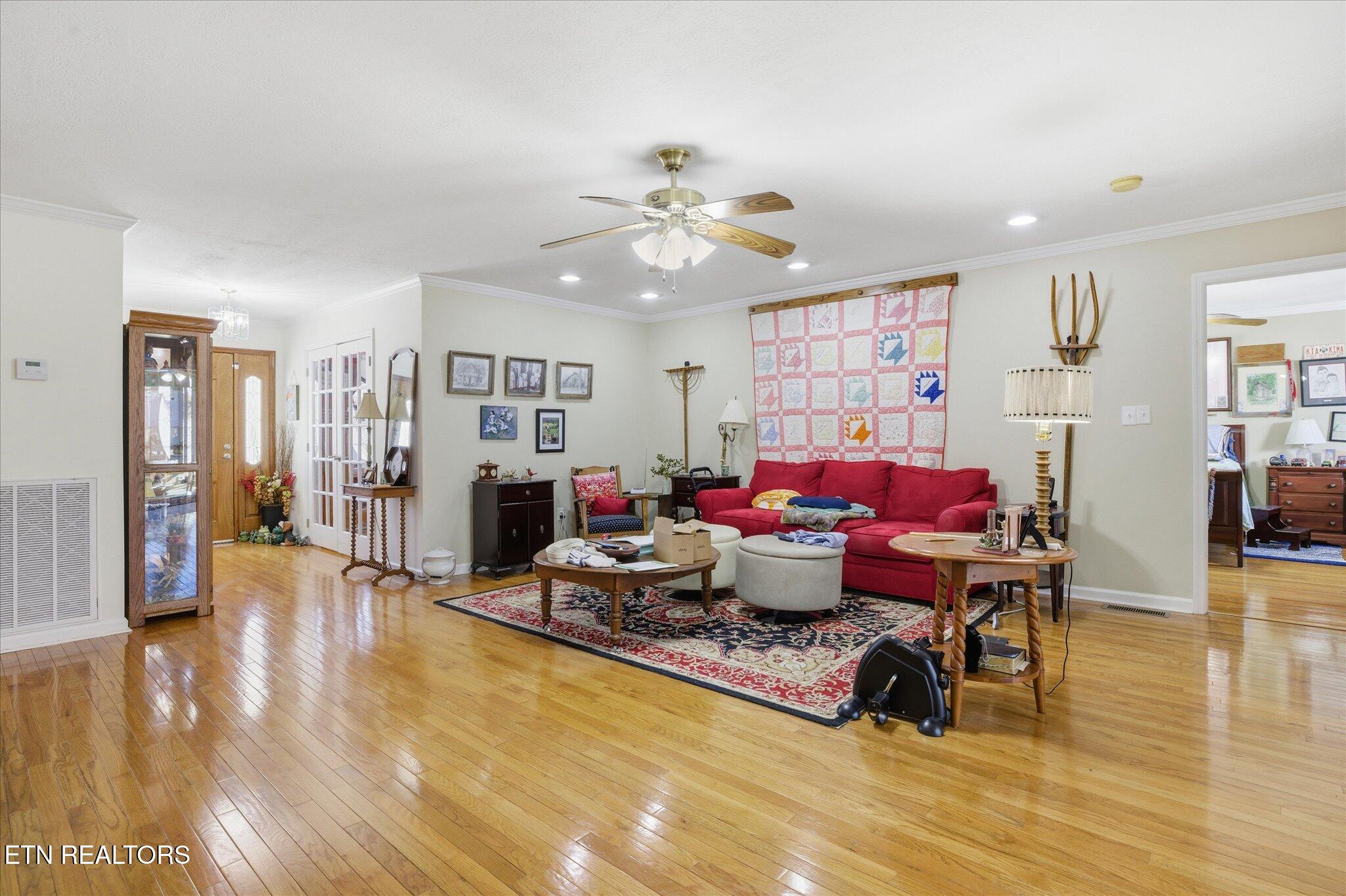 163 Matthew Lane, LaFollette