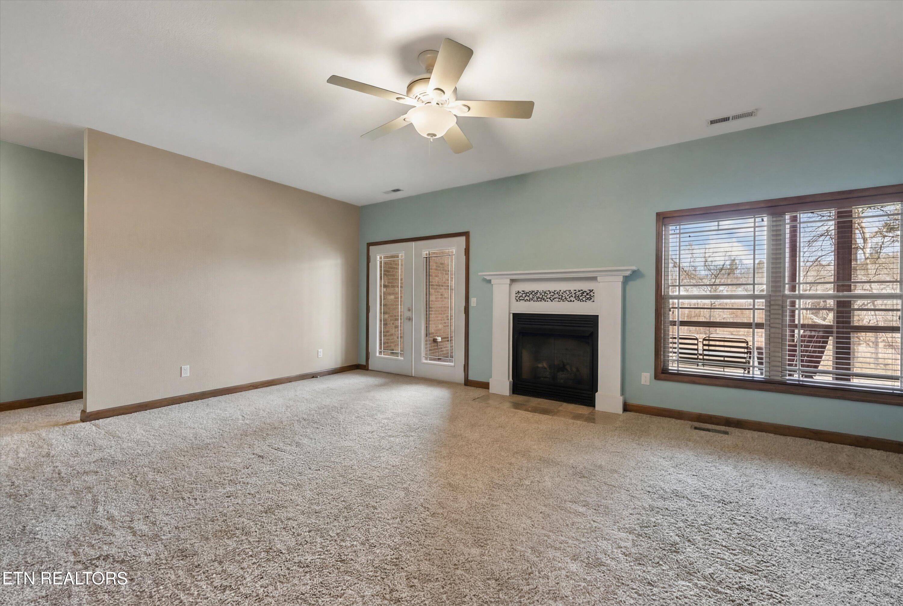 891 Yoakum Hollow Rd