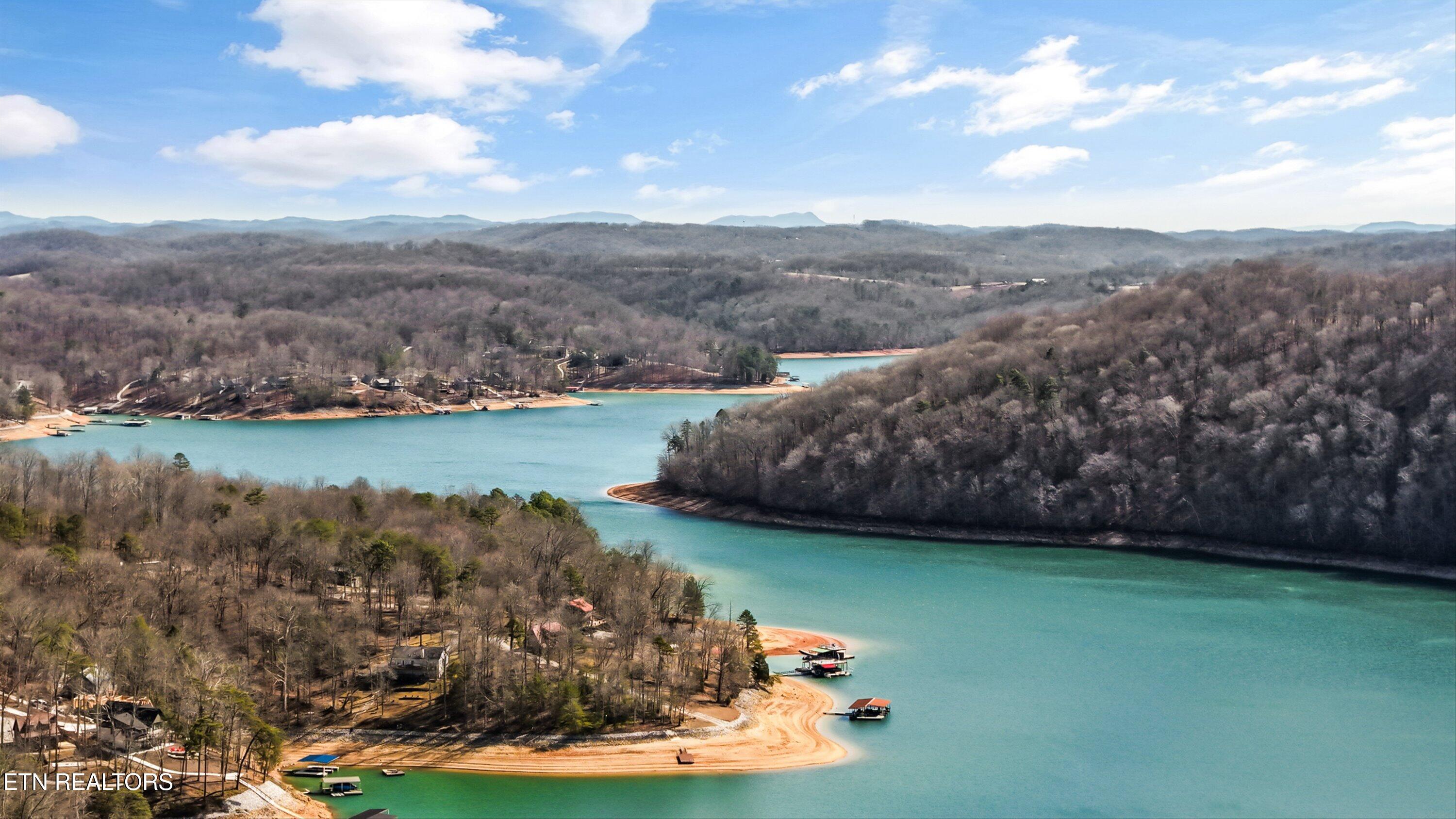 891 Yoakum Hollow Rd