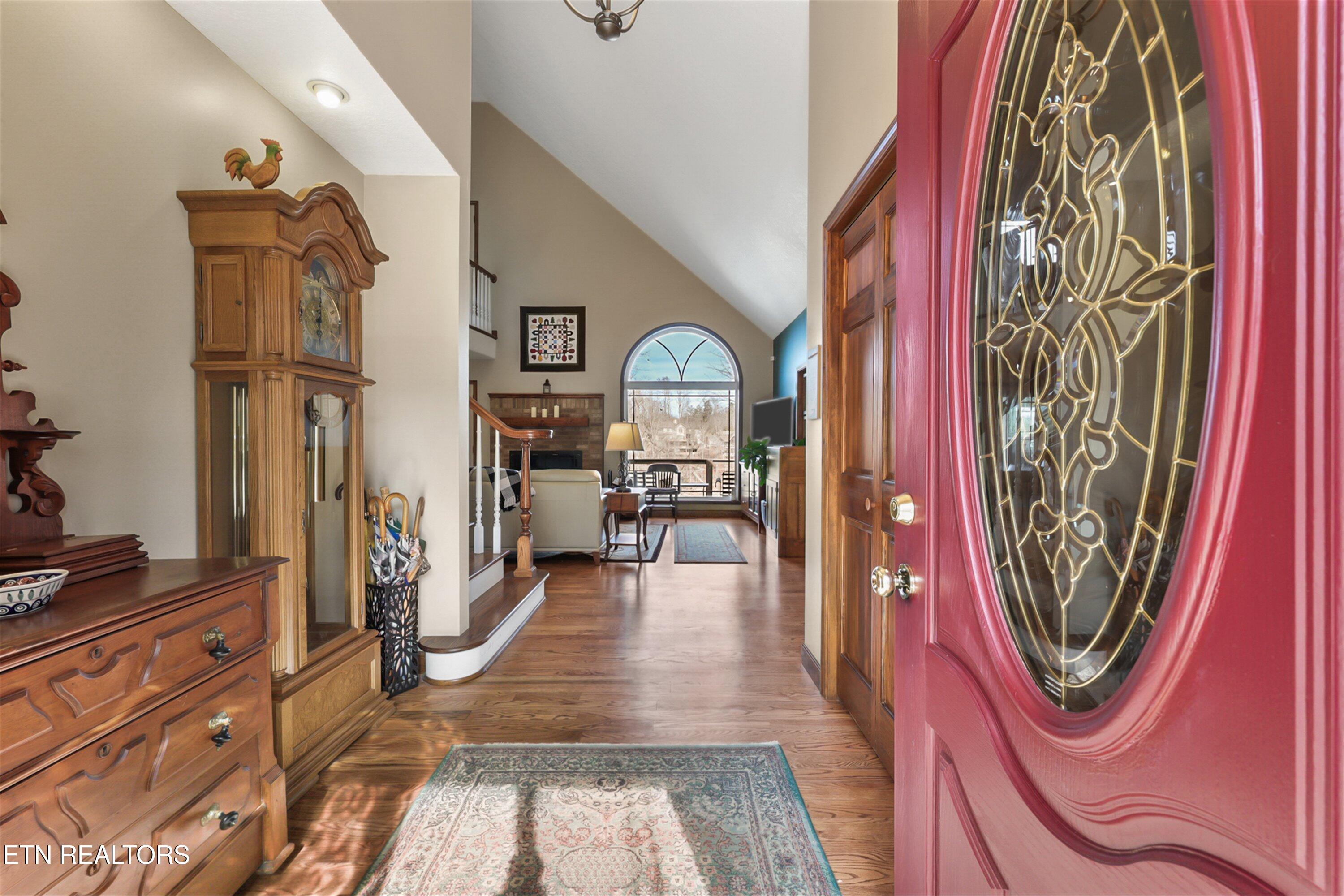 891 Yoakum Hollow Rd