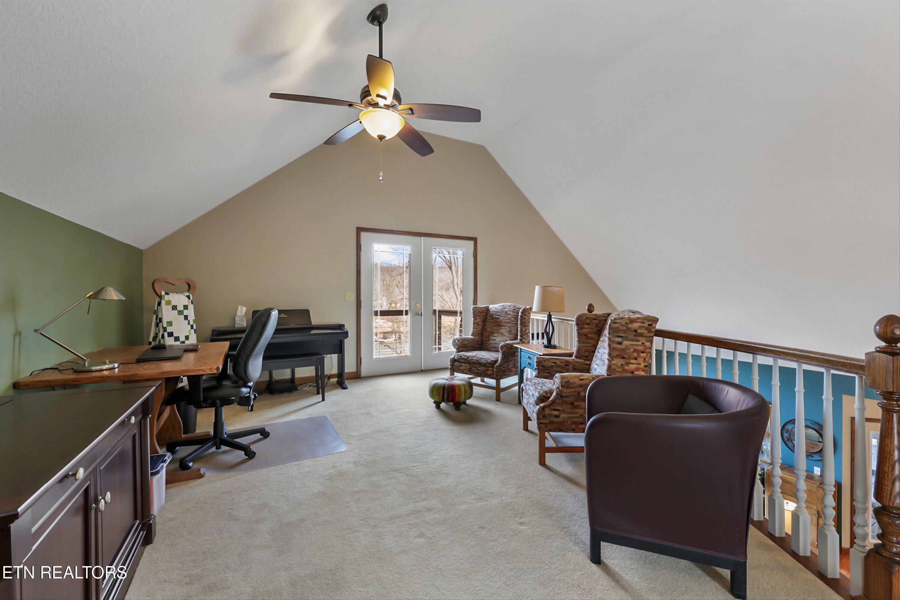 891 Yoakum Hollow Rd