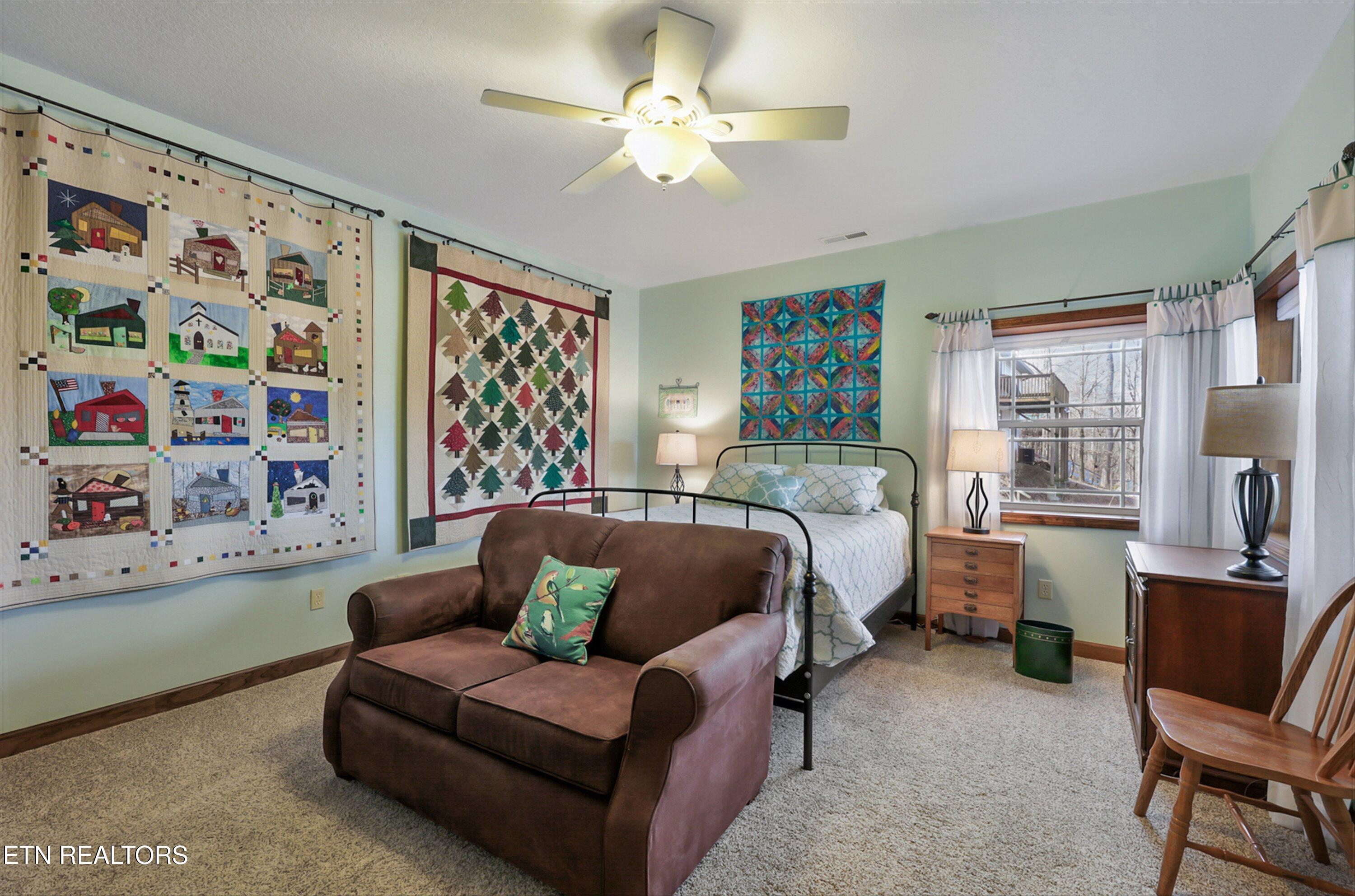 891 Yoakum Hollow Rd