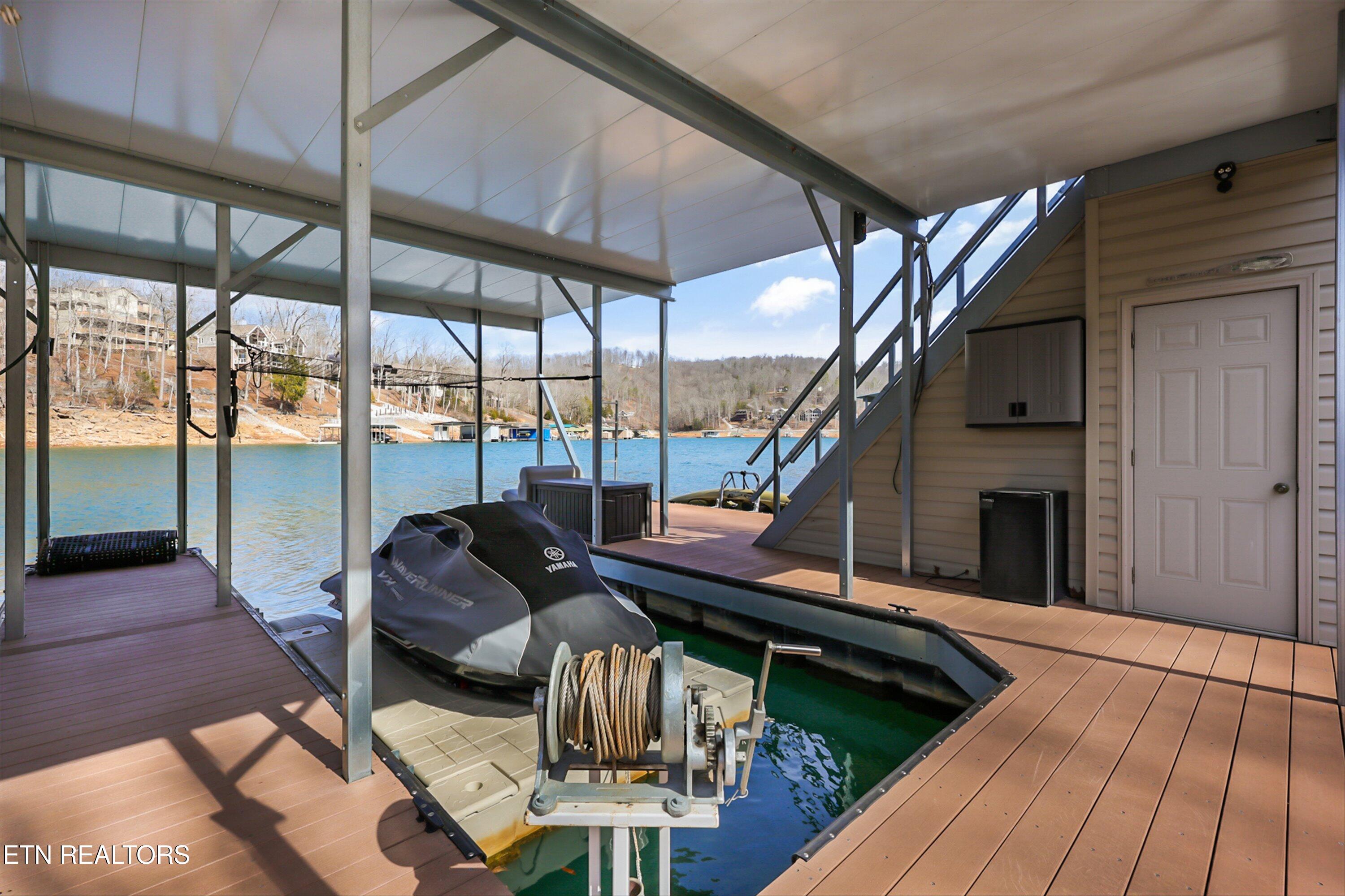 891 Yoakum Hollow Rd