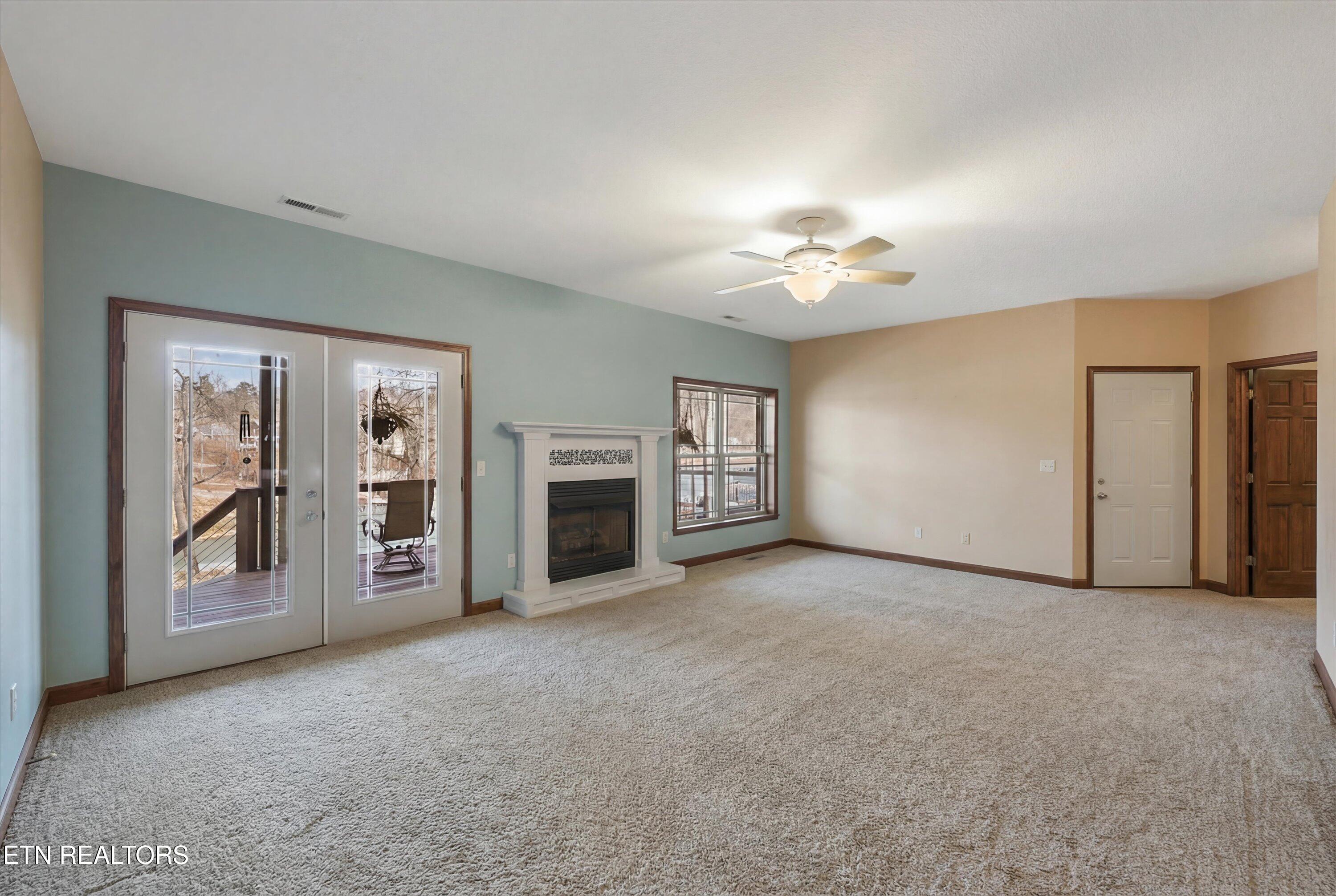 891 Yoakum Hollow Rd