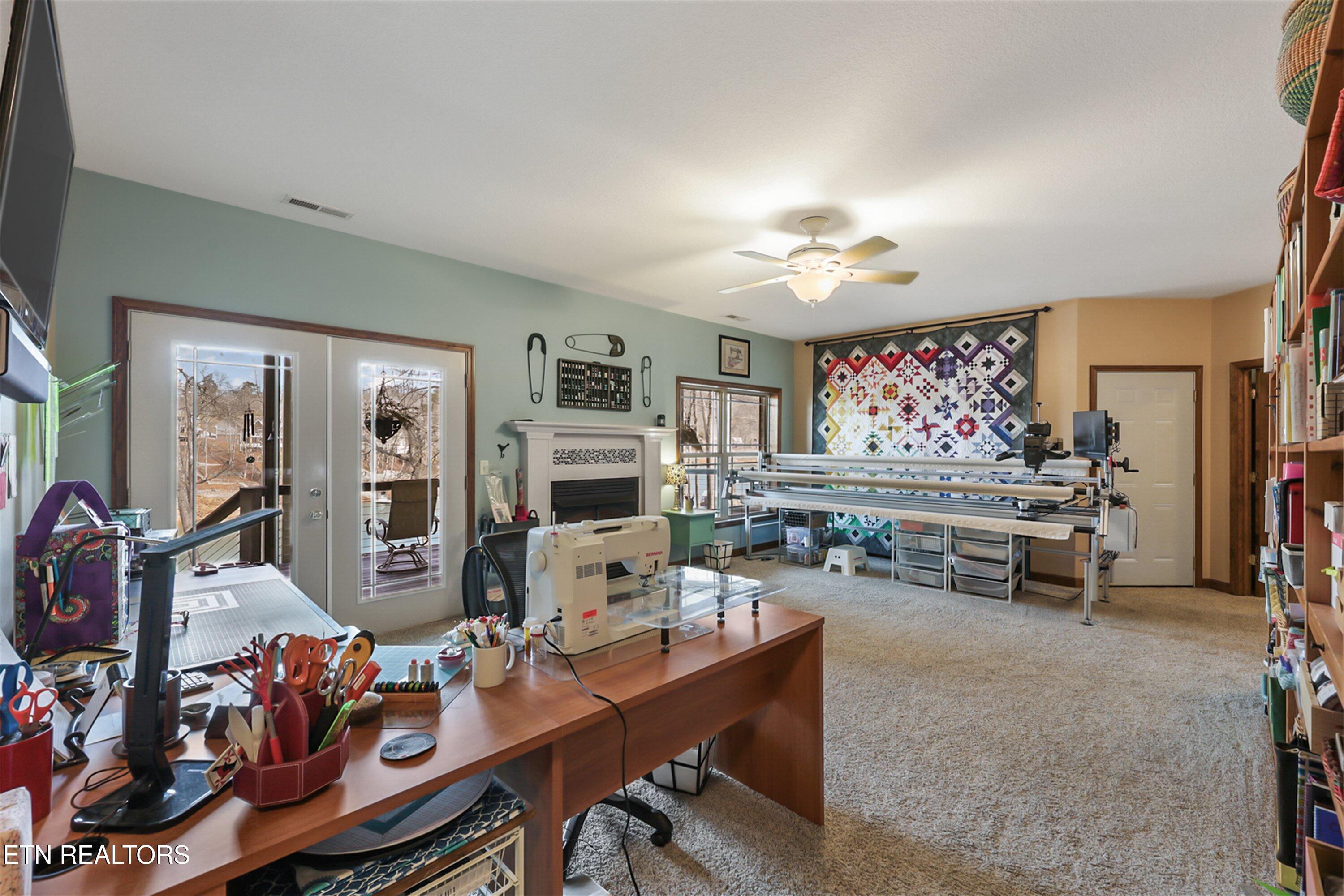 891 Yoakum Hollow Rd