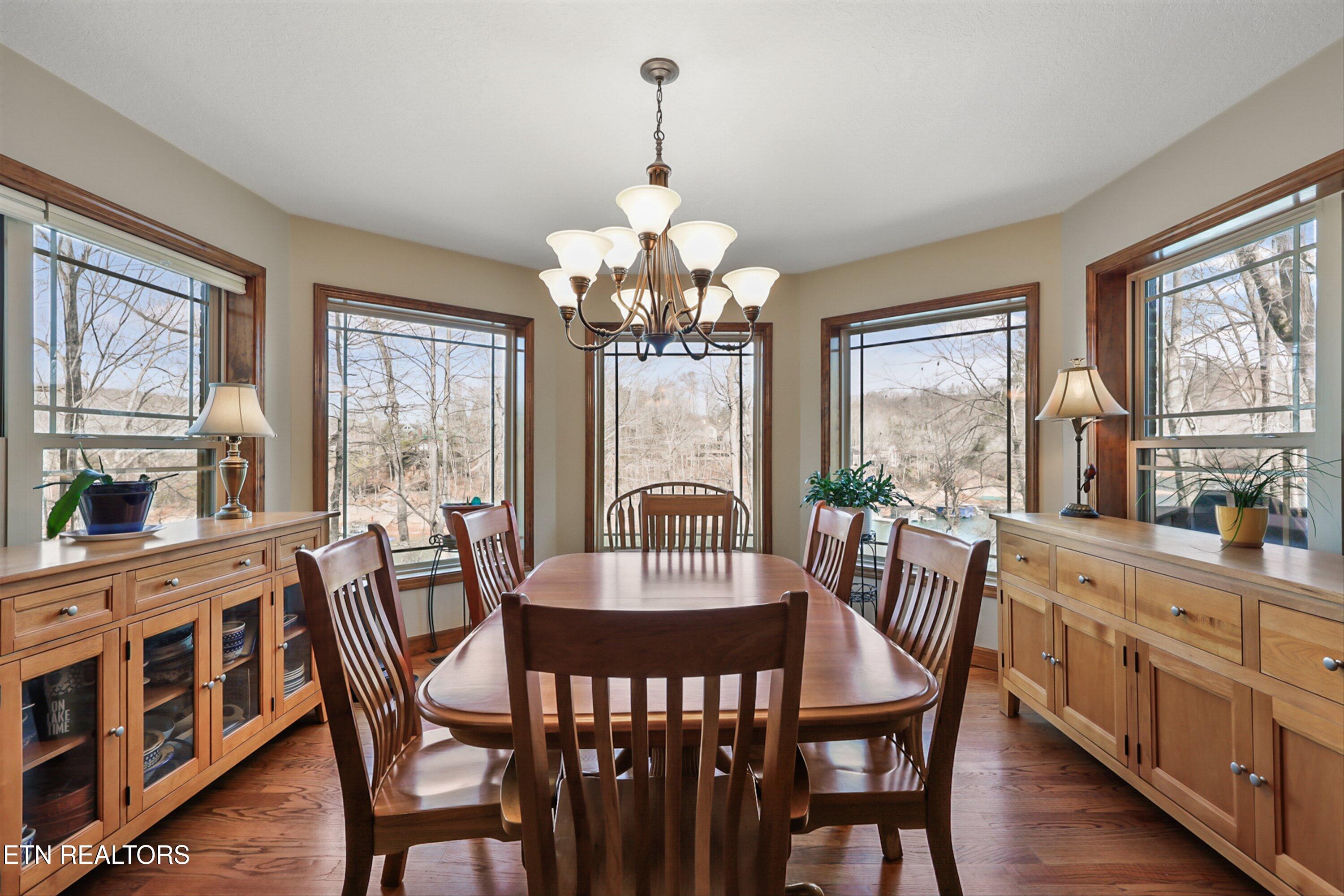 891 Yoakum Hollow Rd