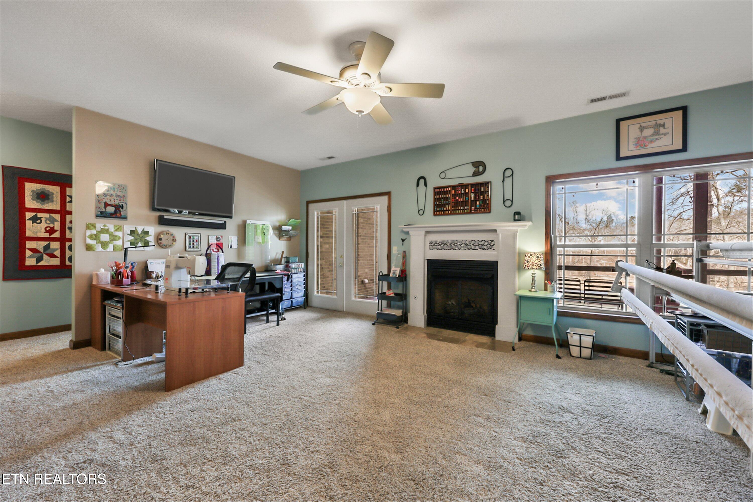 891 Yoakum Hollow Rd