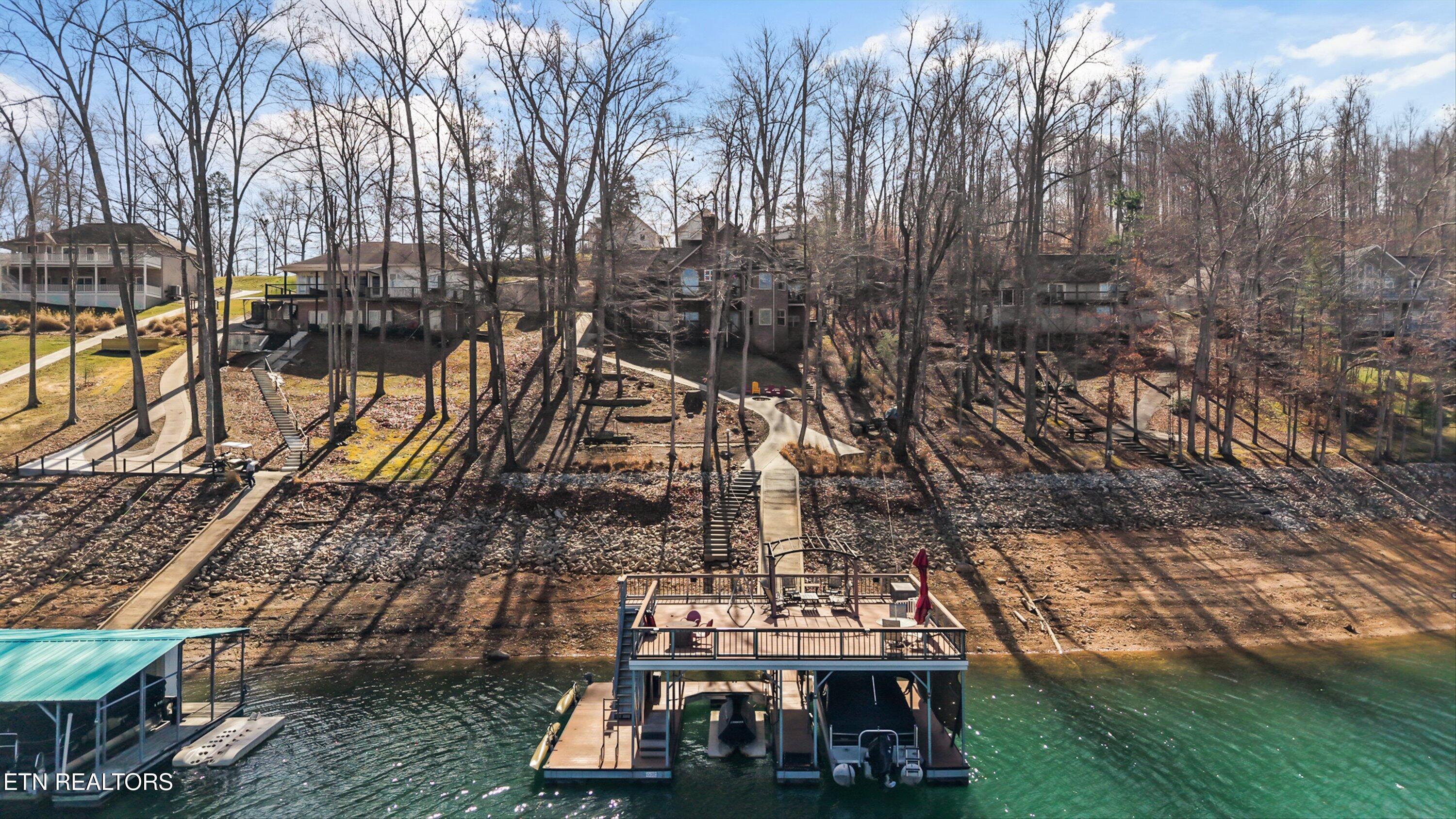 891 Yoakum Hollow Rd