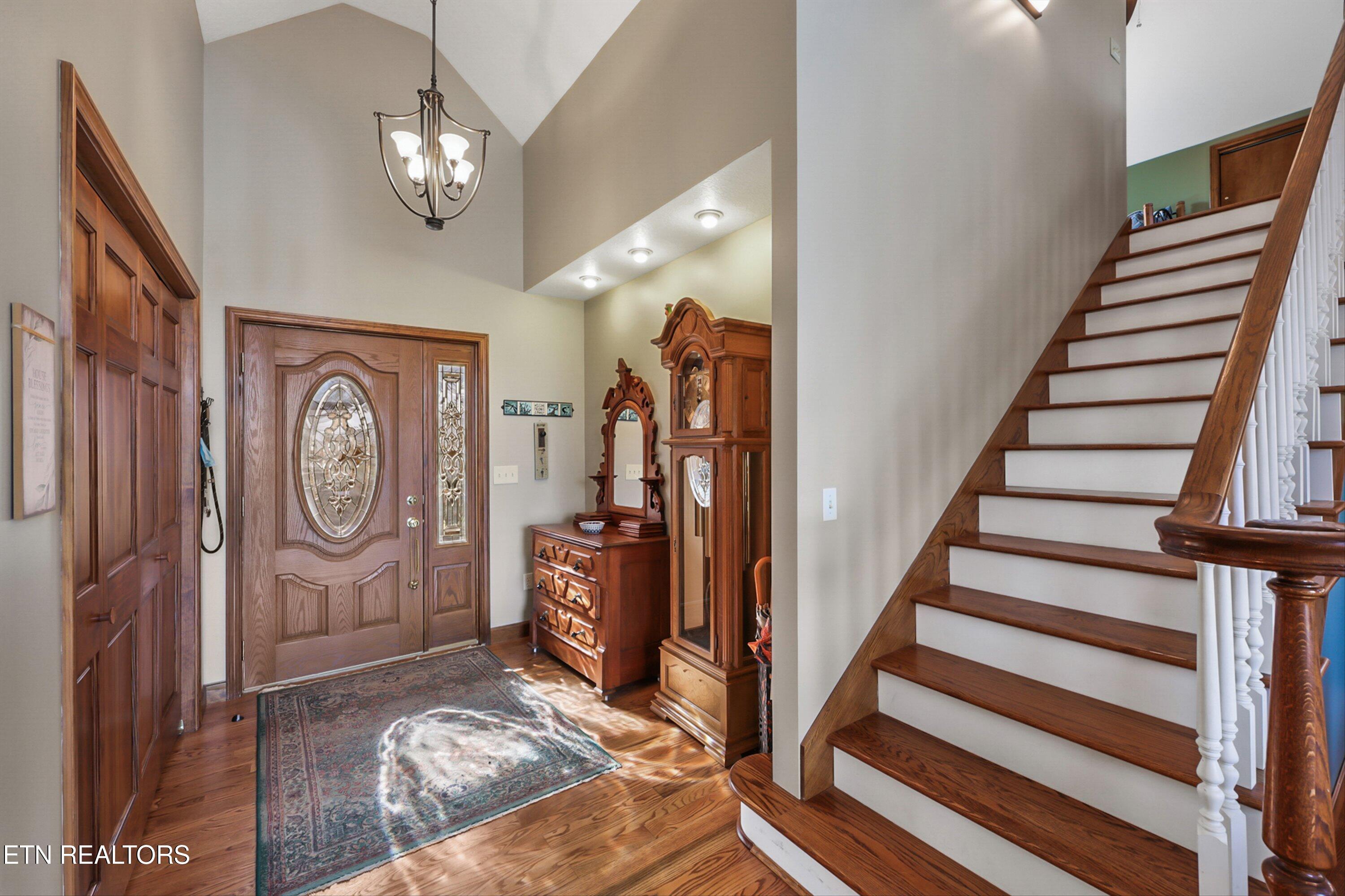 891 Yoakum Hollow Rd