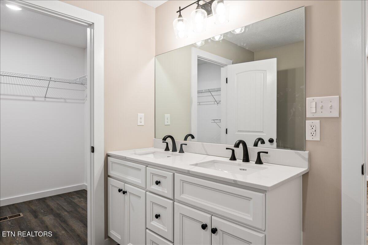 114 Brook Lane, LaFollette