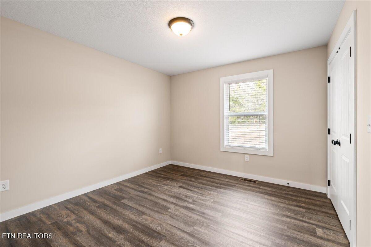 114 Brook Lane, LaFollette