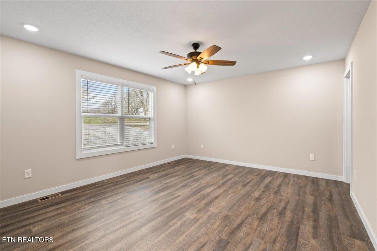 114 Brook Lane, LaFollette