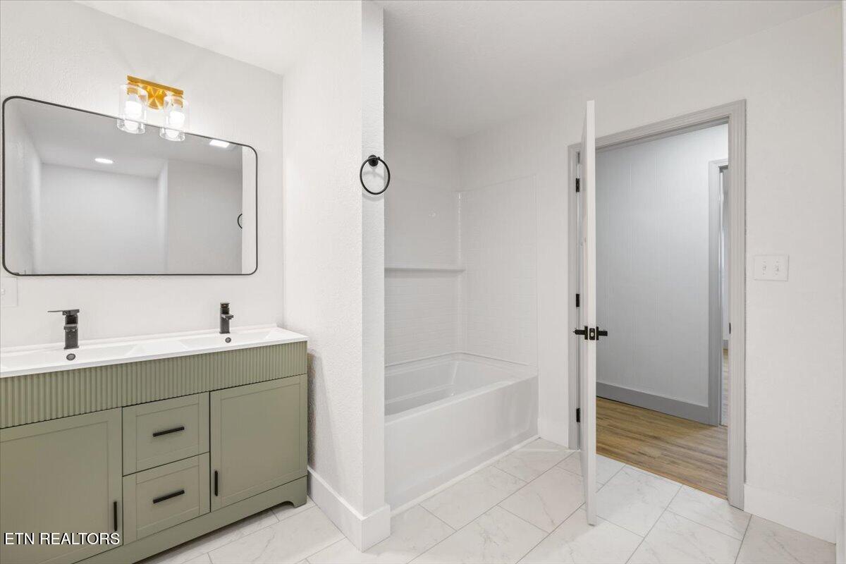 313 E Prospect St, LaFollette