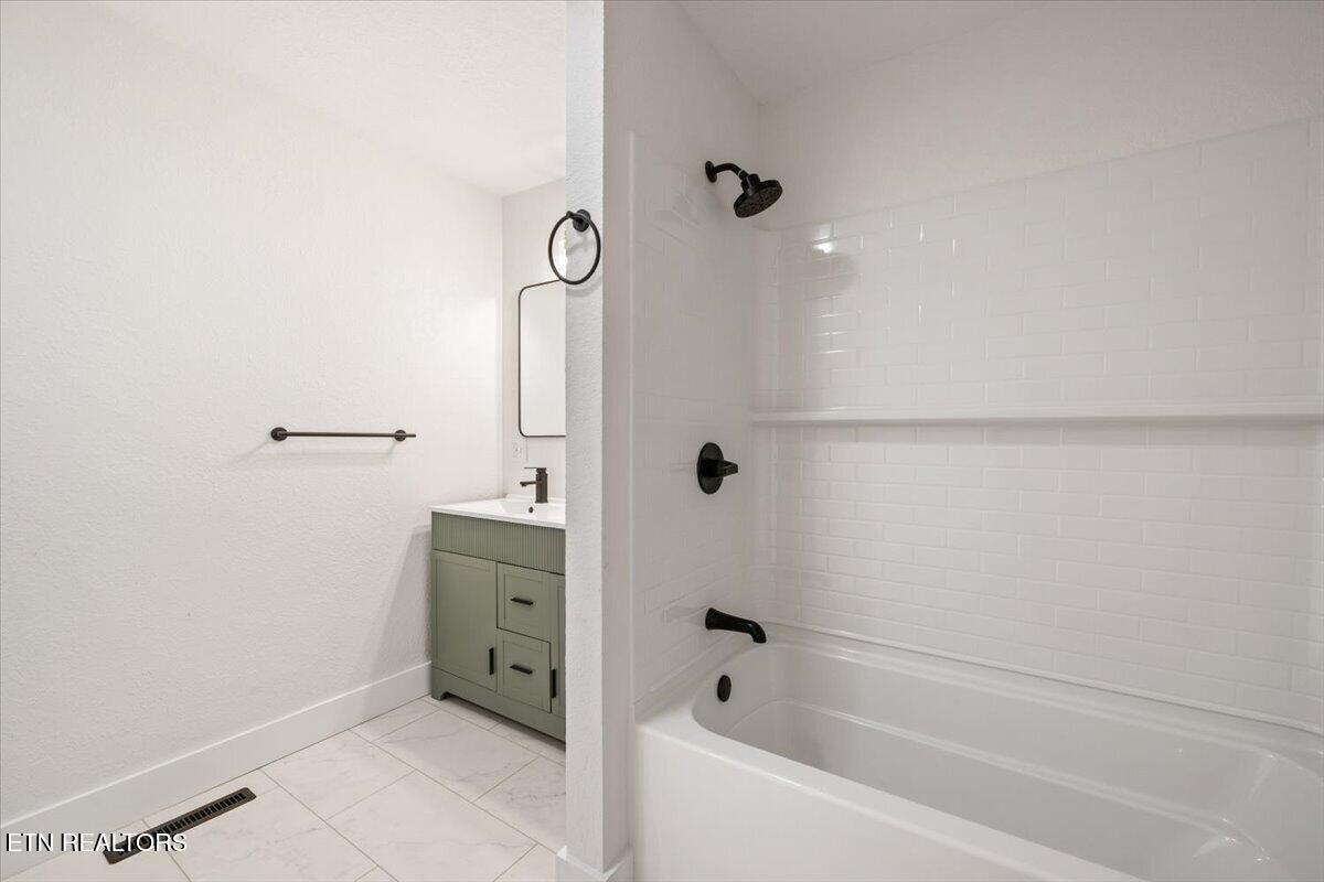 313 E Prospect St, LaFollette