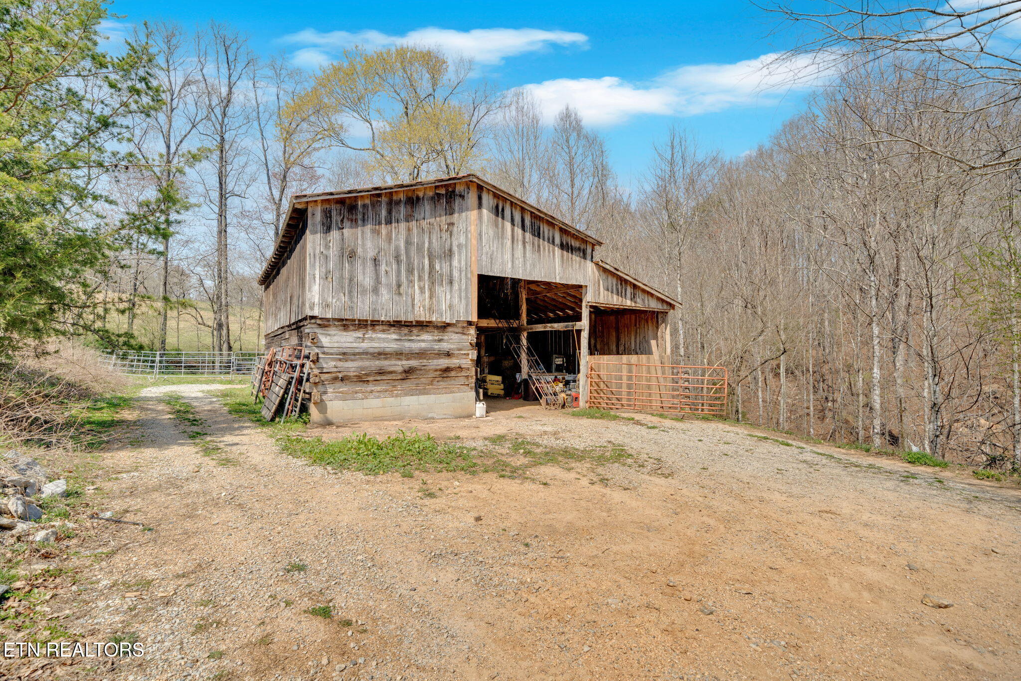 299 Tar Town Hollow Lane, LaFollette