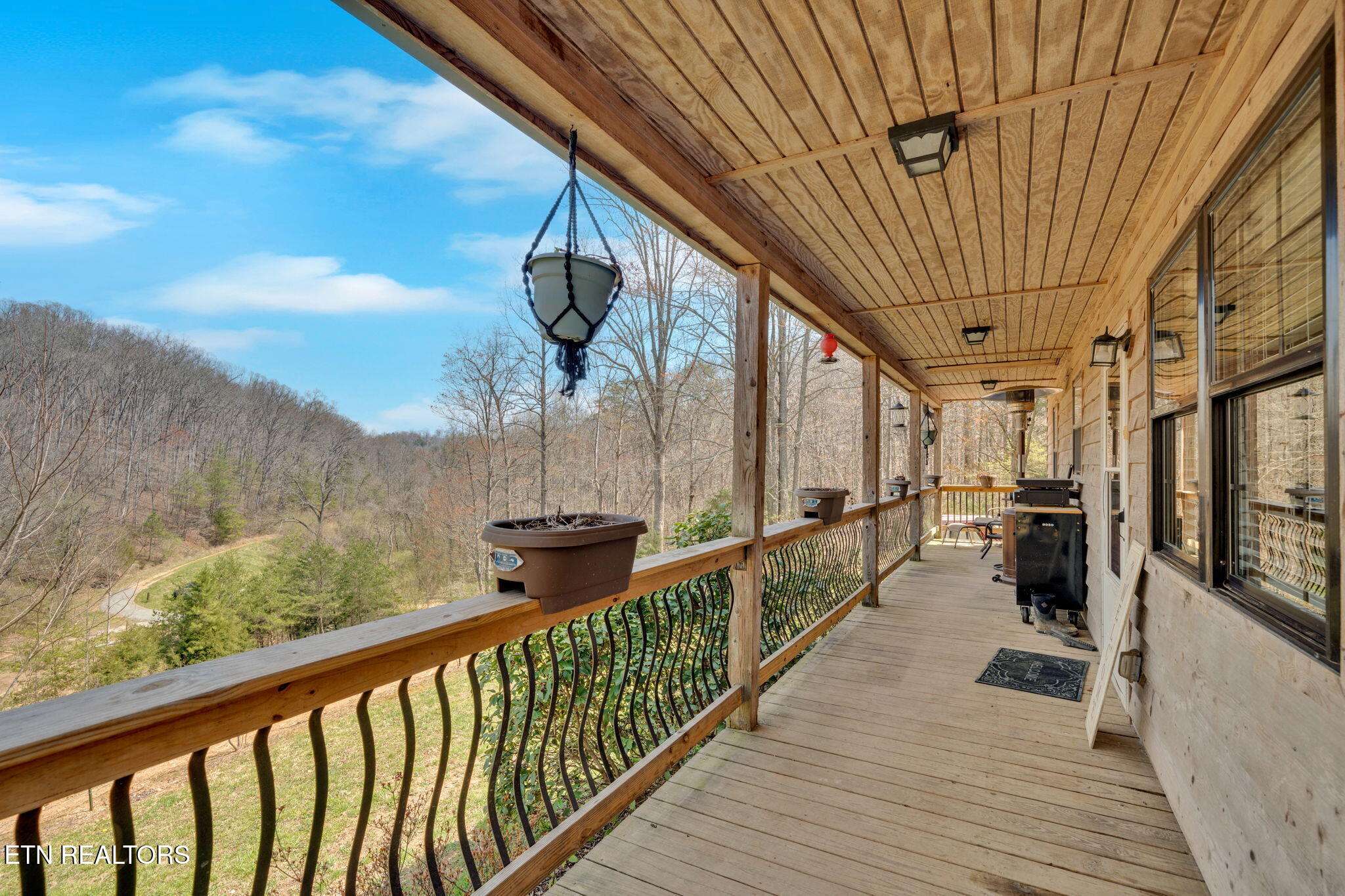 299 Tar Town Hollow Lane, LaFollette