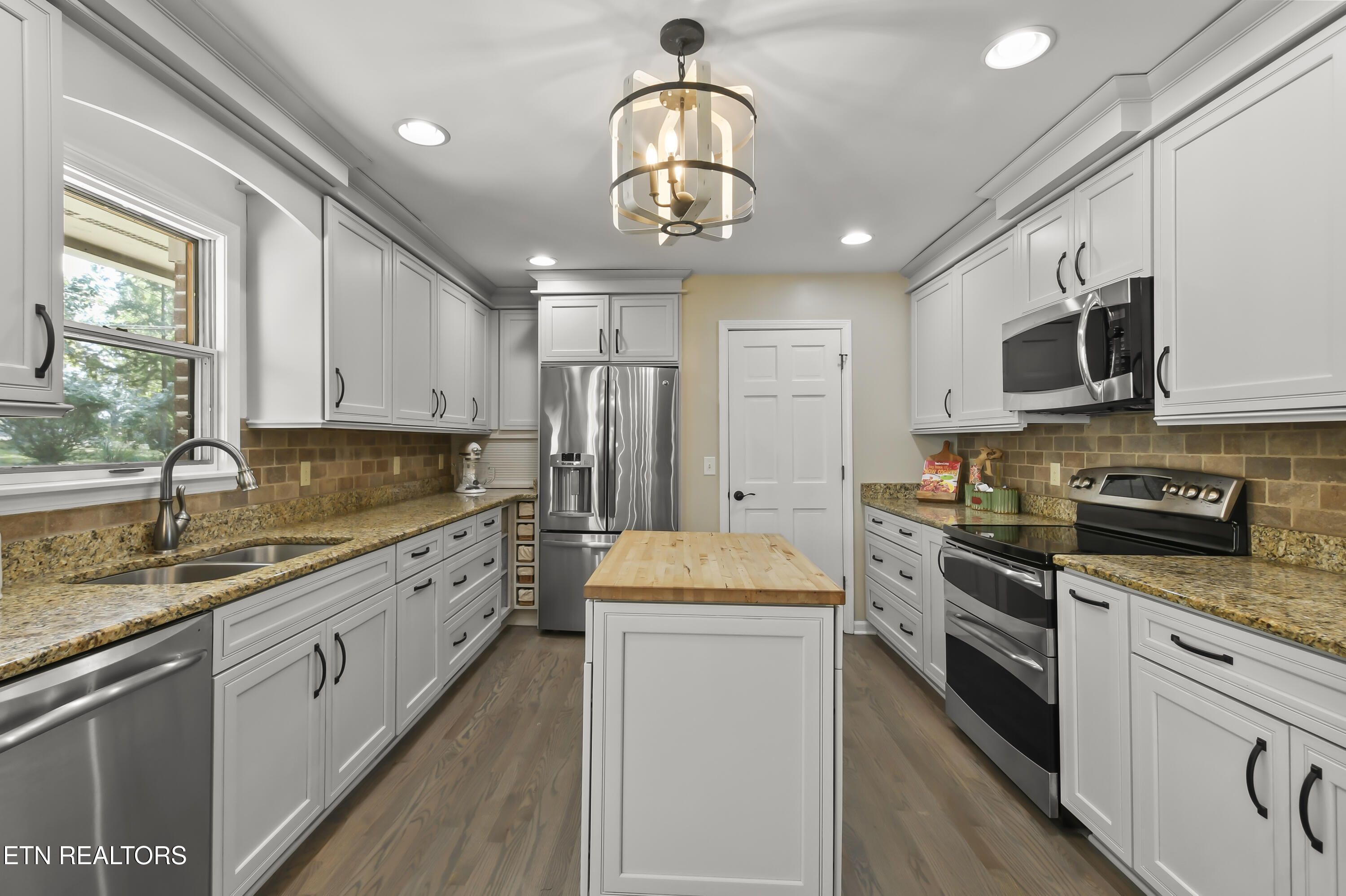 1517 Deerfield Way, LaFollette