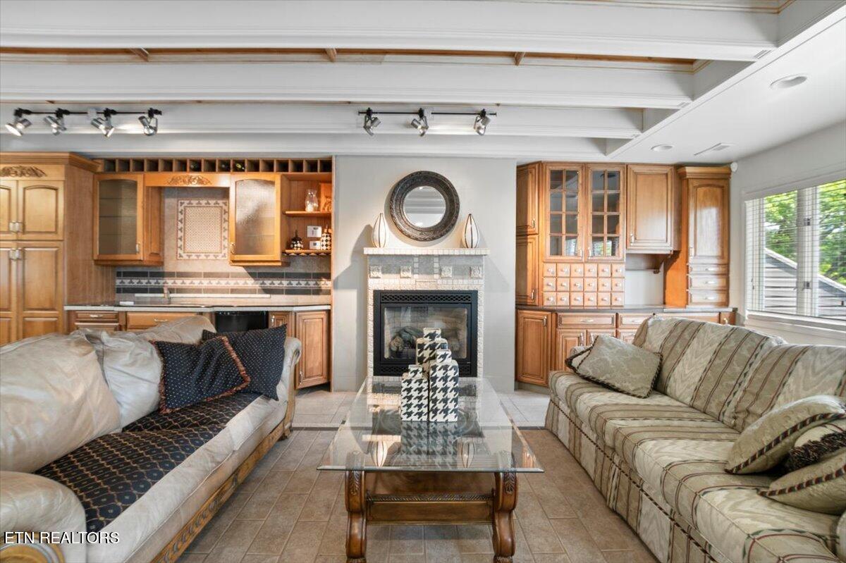 700 Shanghai Landing Lane 11, LaFollette Unit: 11