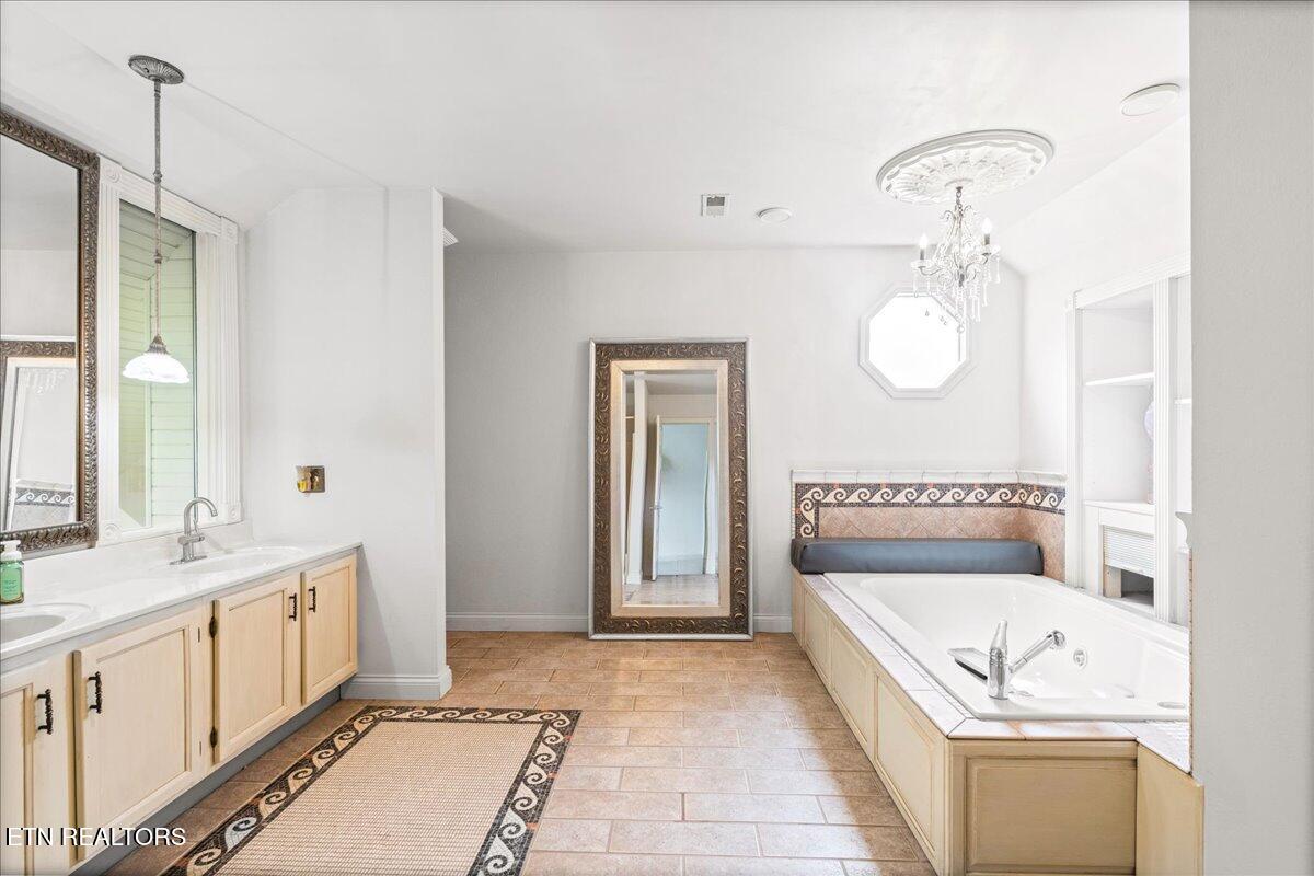 700 Shanghai Landing Lane 11, LaFollette Unit: 11