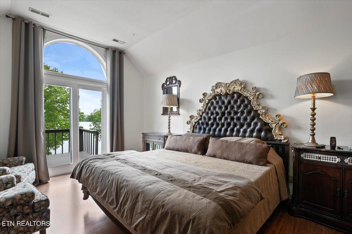 700 Shanghai Landing Lane 11, LaFollette Unit: 11