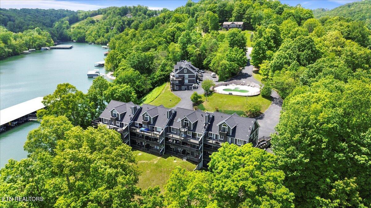 700 Shanghai Landing Lane 11, LaFollette Unit: 11