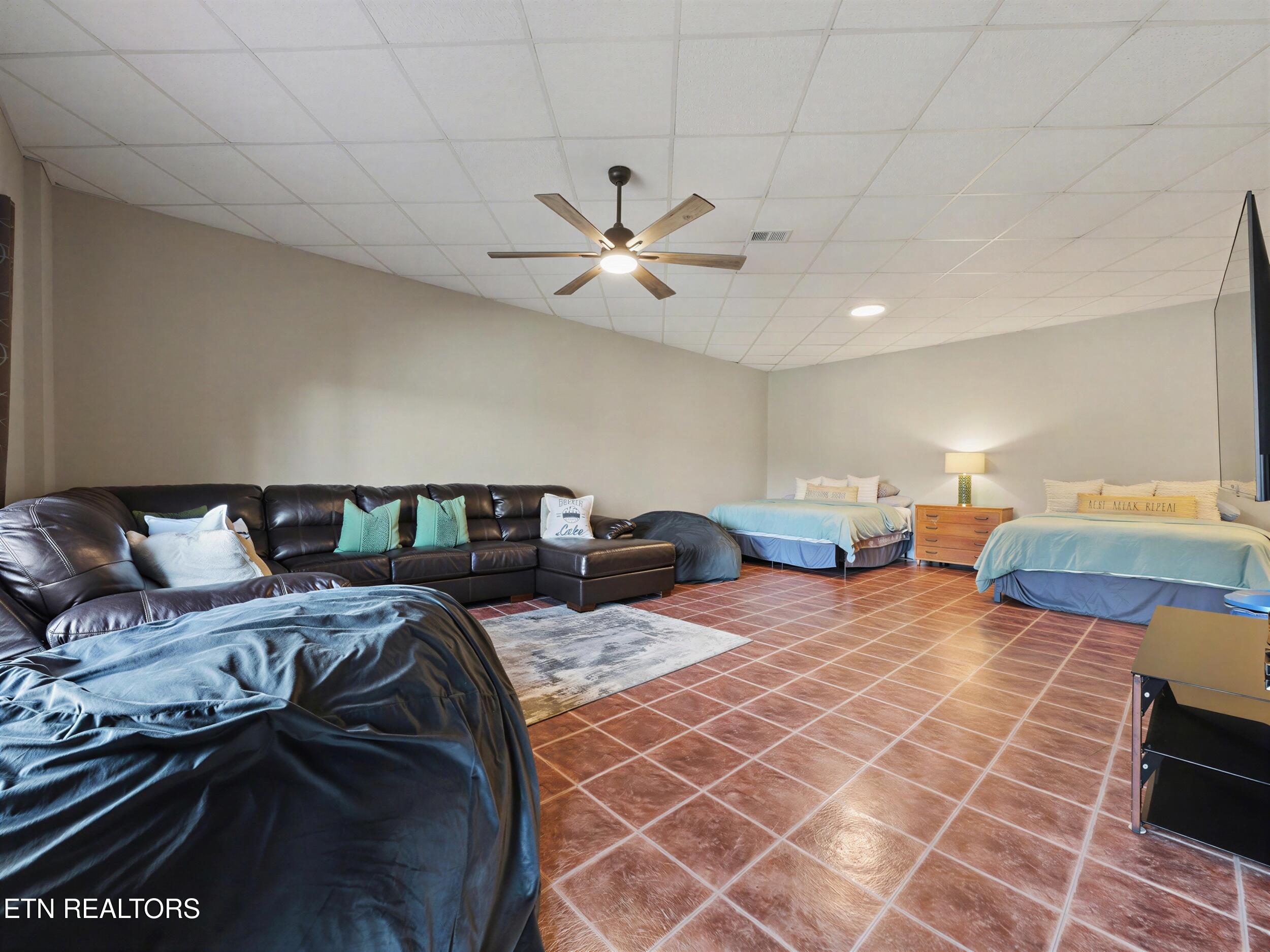 1447 Cove Pointe Rd, LaFollette