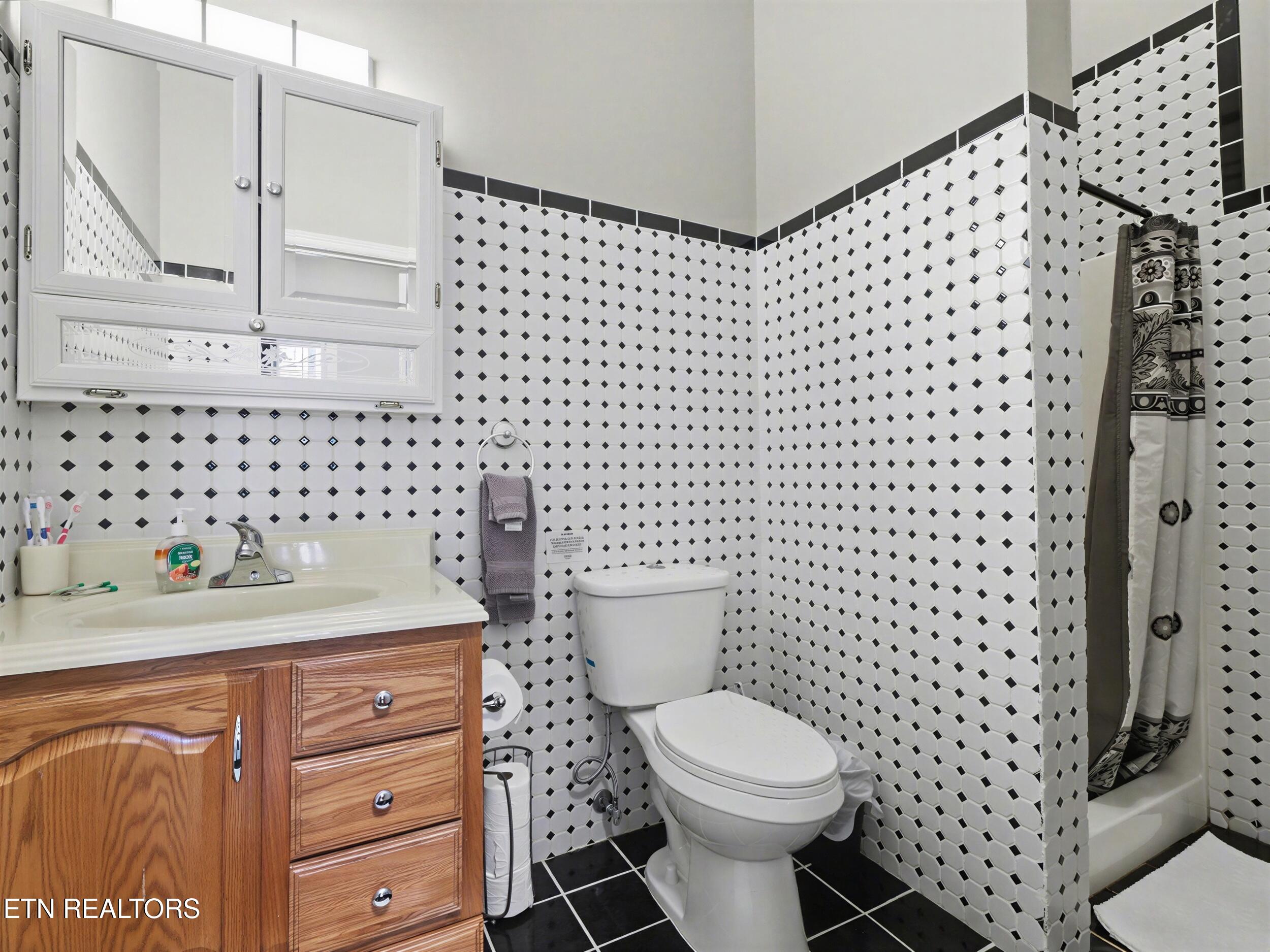 1447 Cove Pointe Rd, LaFollette