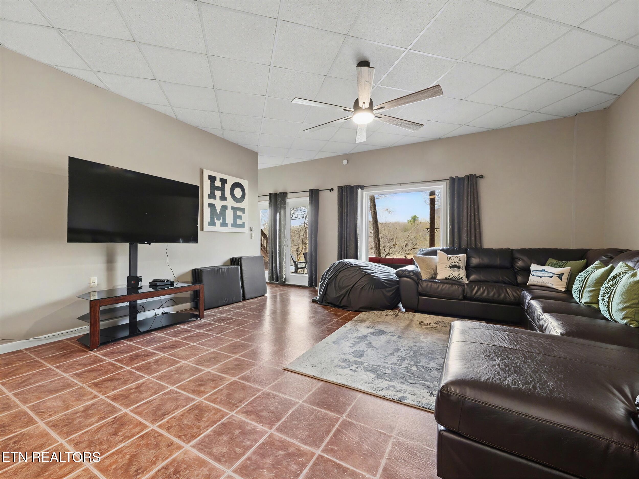 1447 Cove Pointe Rd, LaFollette