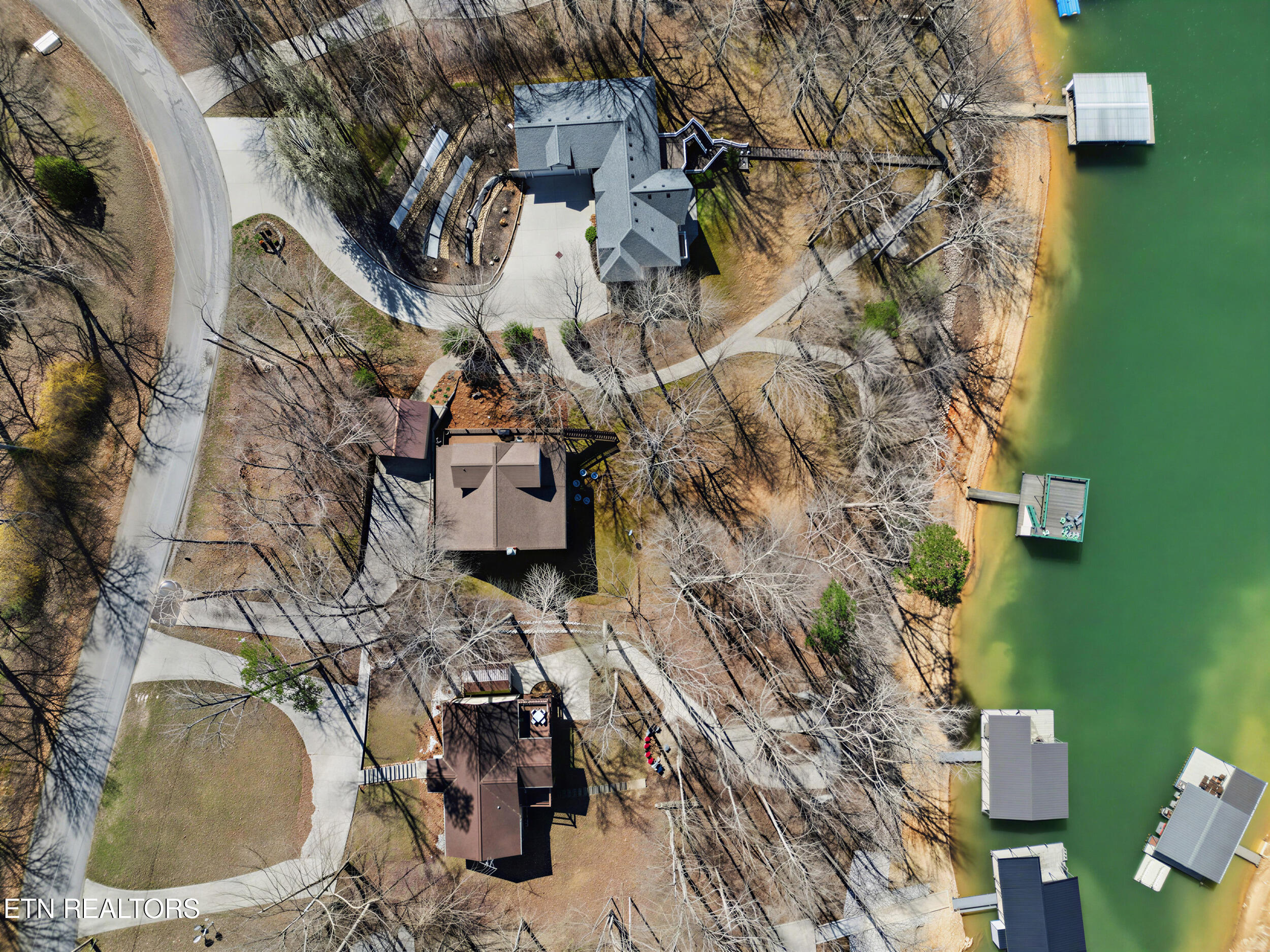 1447 Cove Pointe Rd, LaFollette