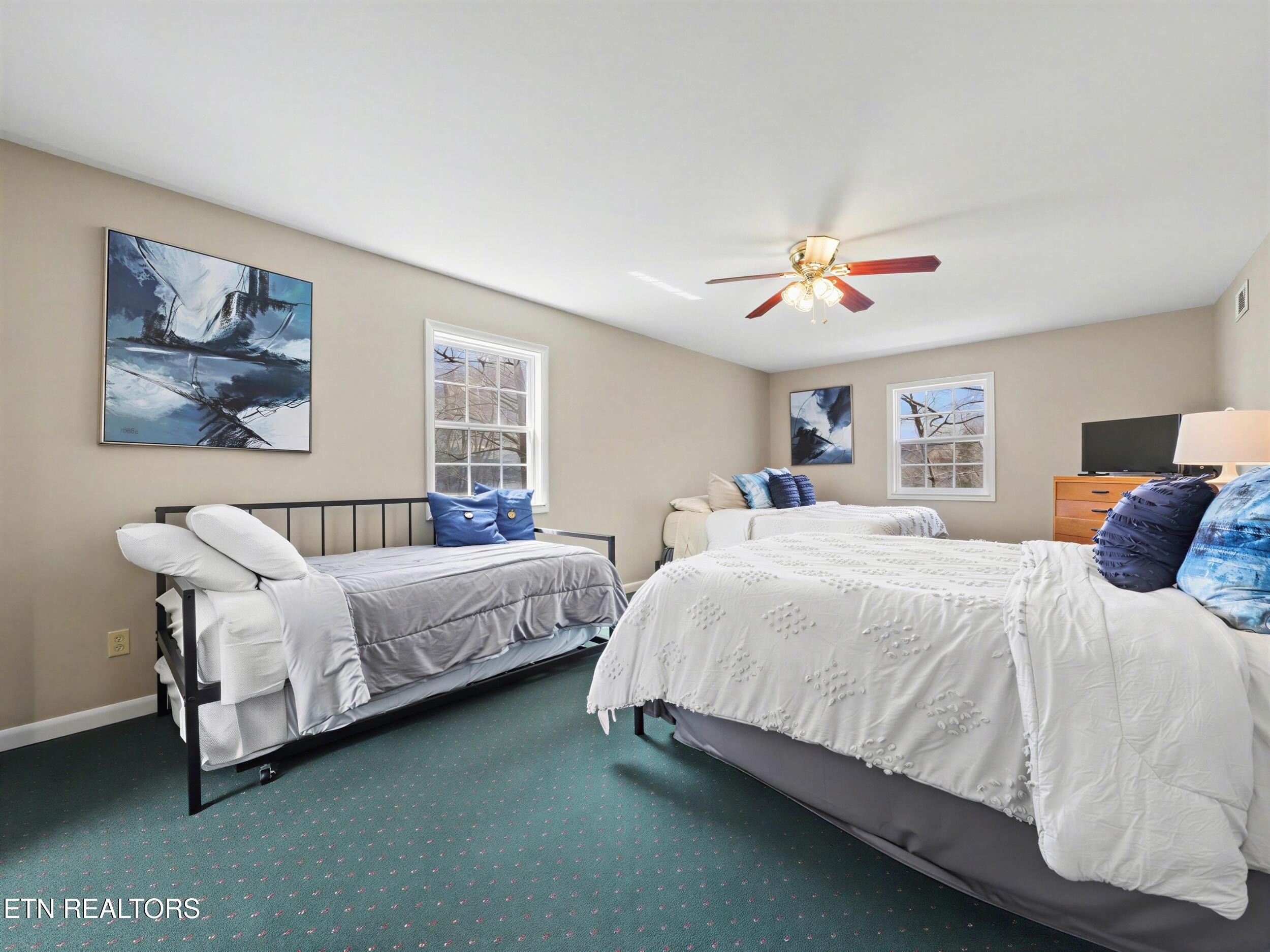1447 Cove Pointe Rd, LaFollette