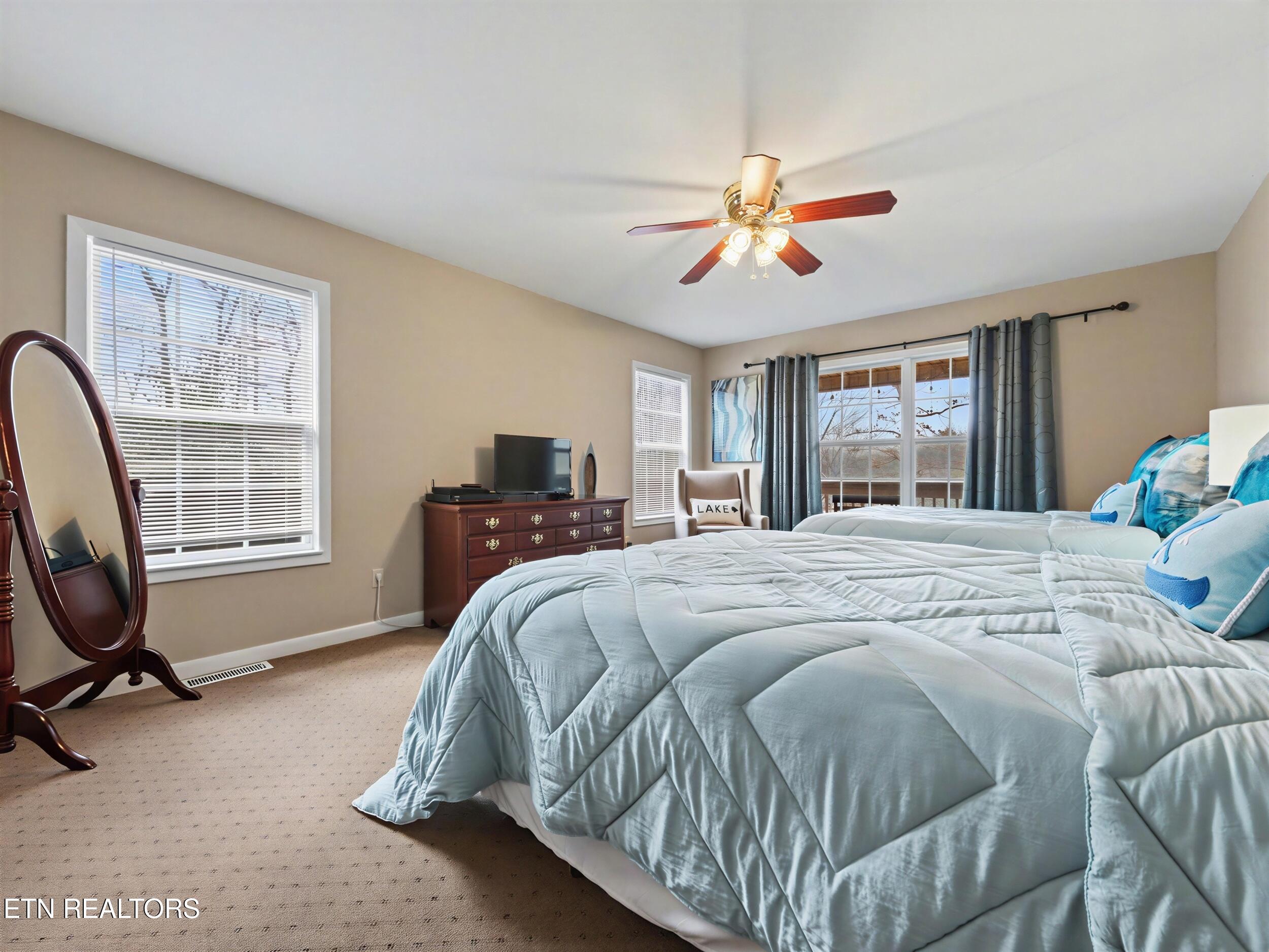 1447 Cove Pointe Rd, LaFollette
