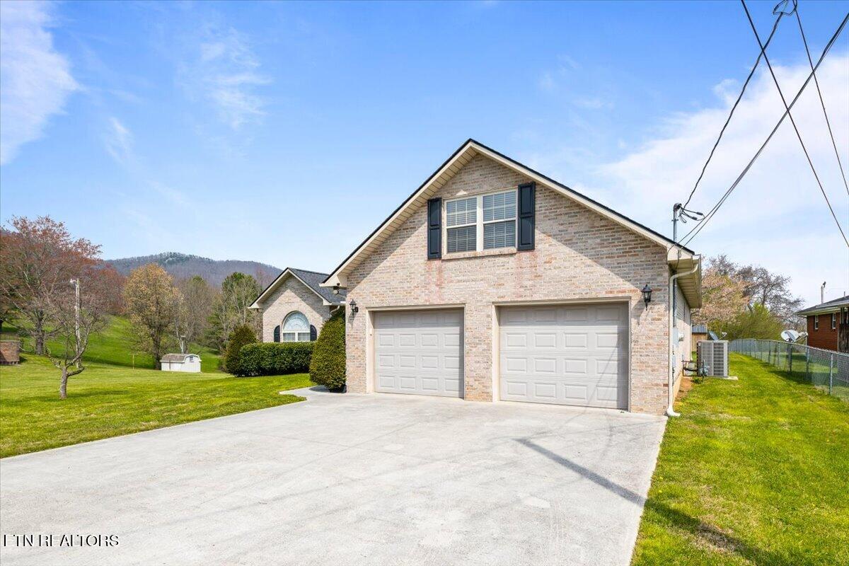 116 Colonial Heights, LaFollette