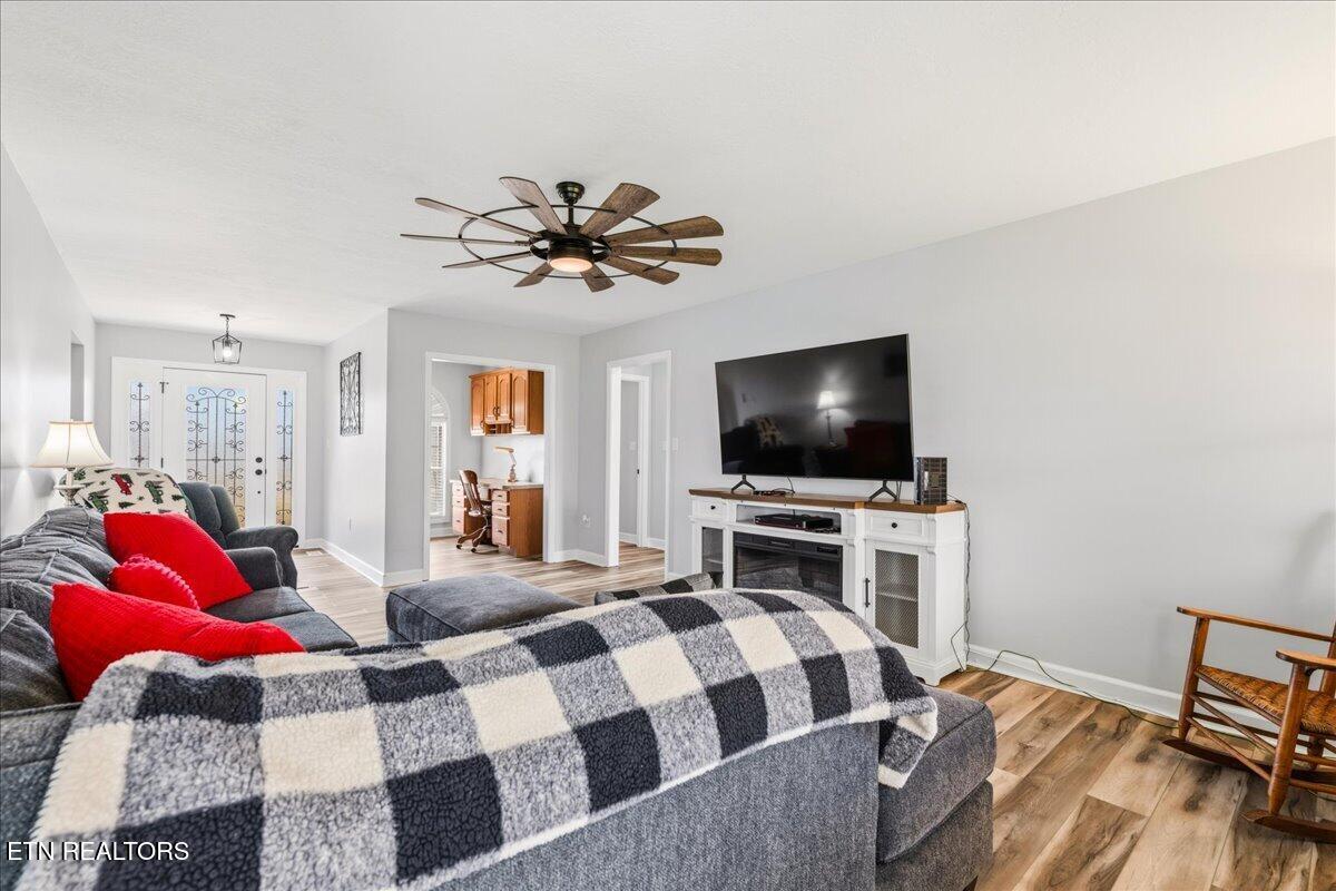 116 Colonial Heights, LaFollette